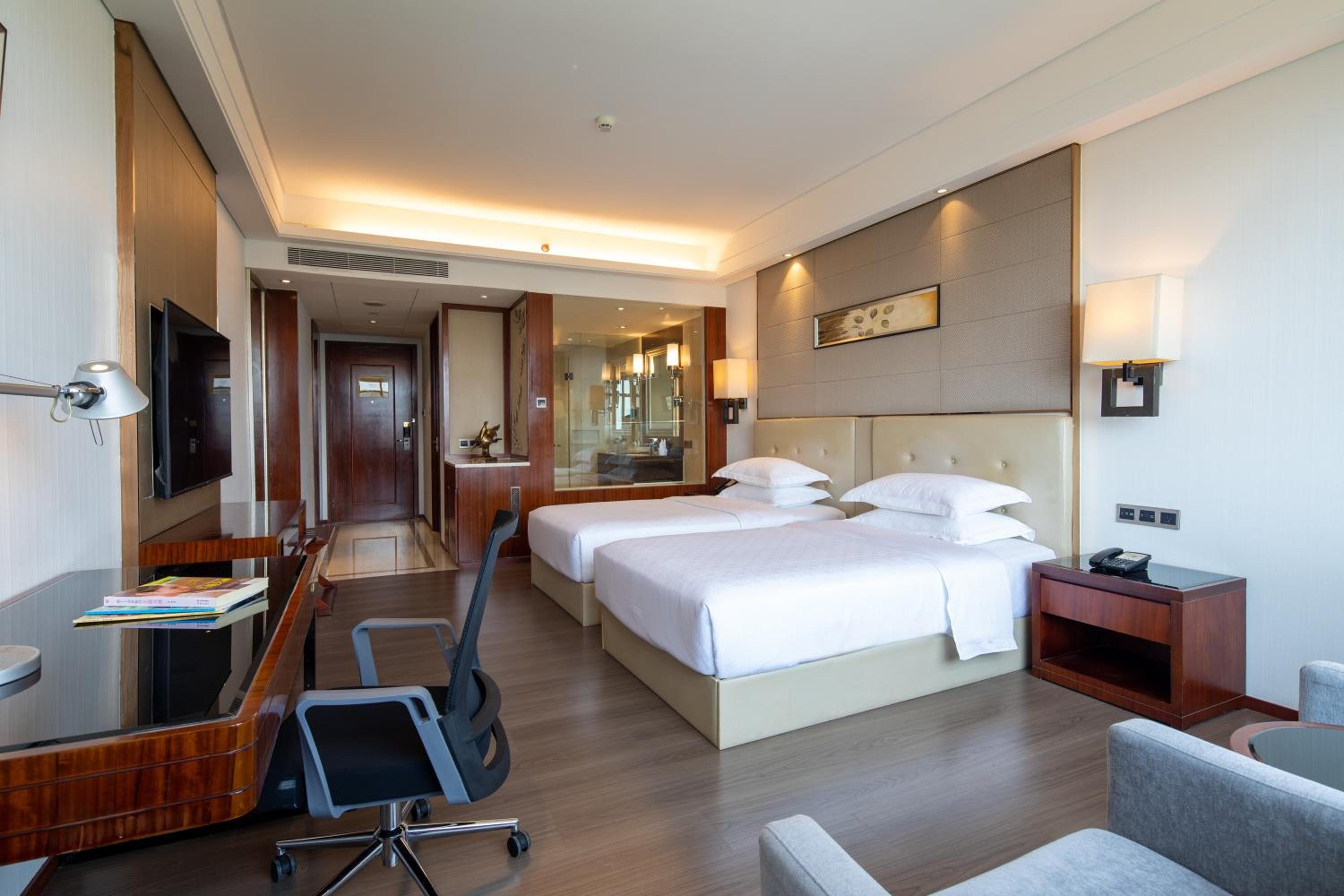 Deluxe Twin Room photo 2