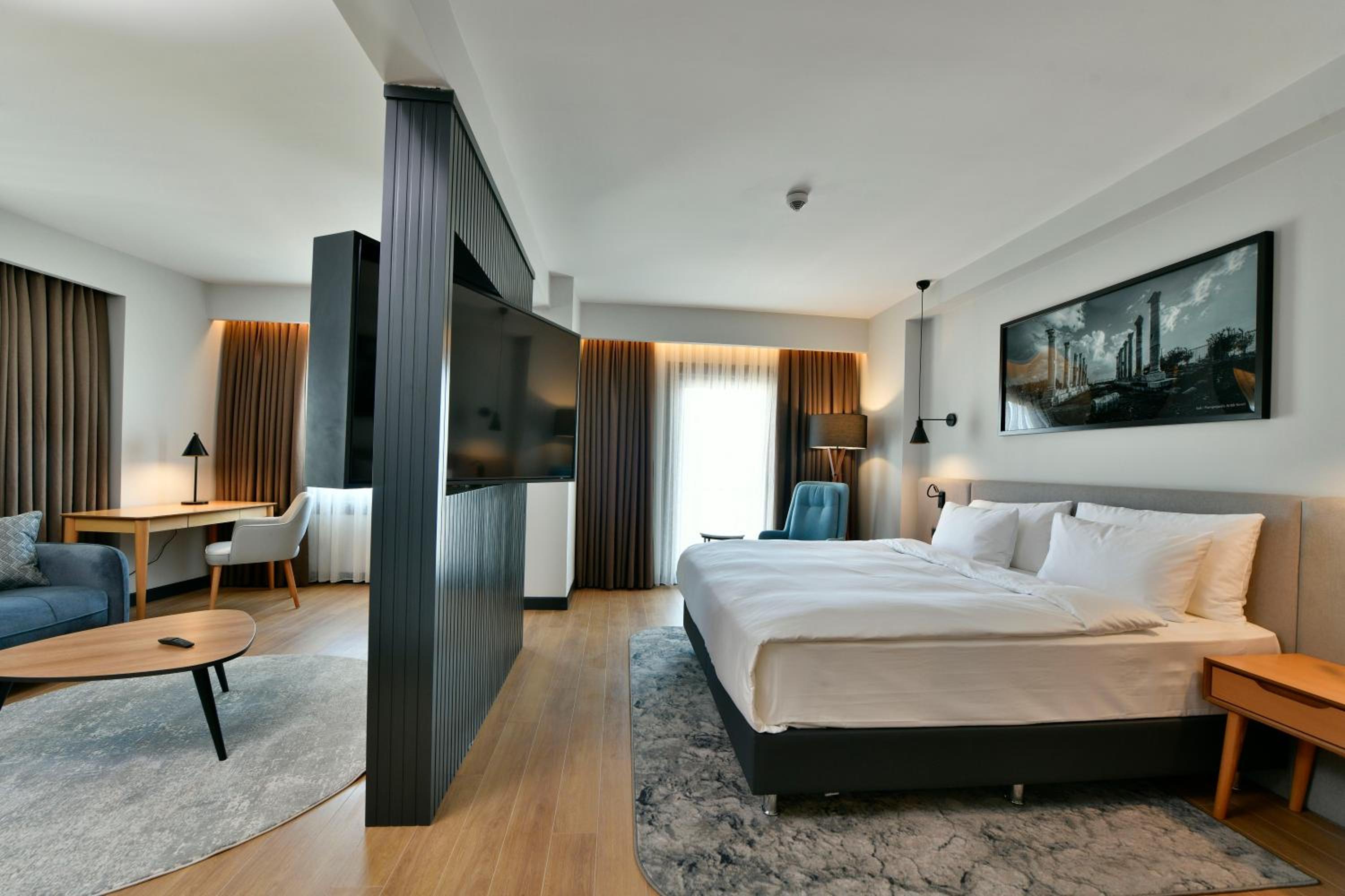 Junior Suite - Partial Sea View photo 1