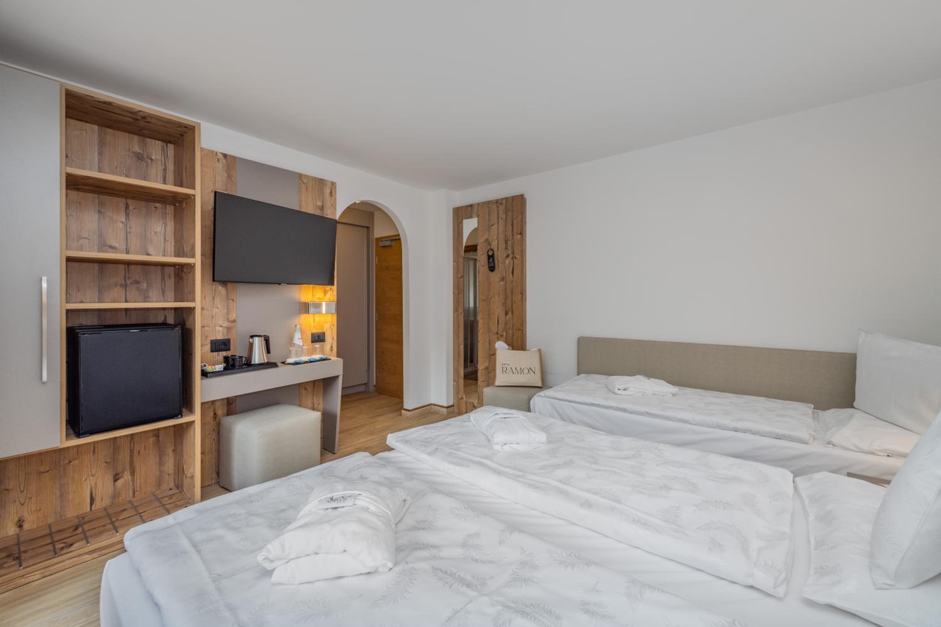 Deluxe Triple Room photo 2