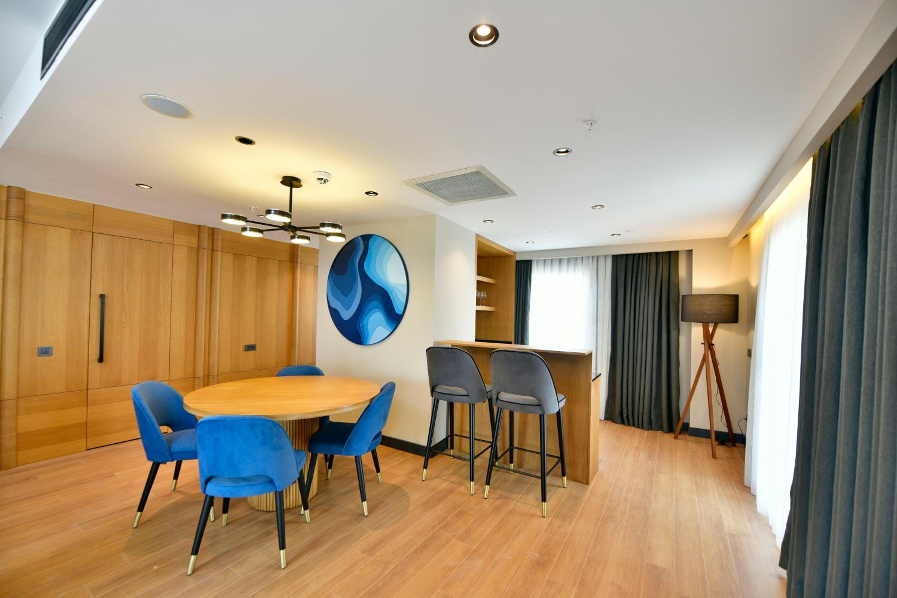 Presidential Suite - Partial Sea View photo 3