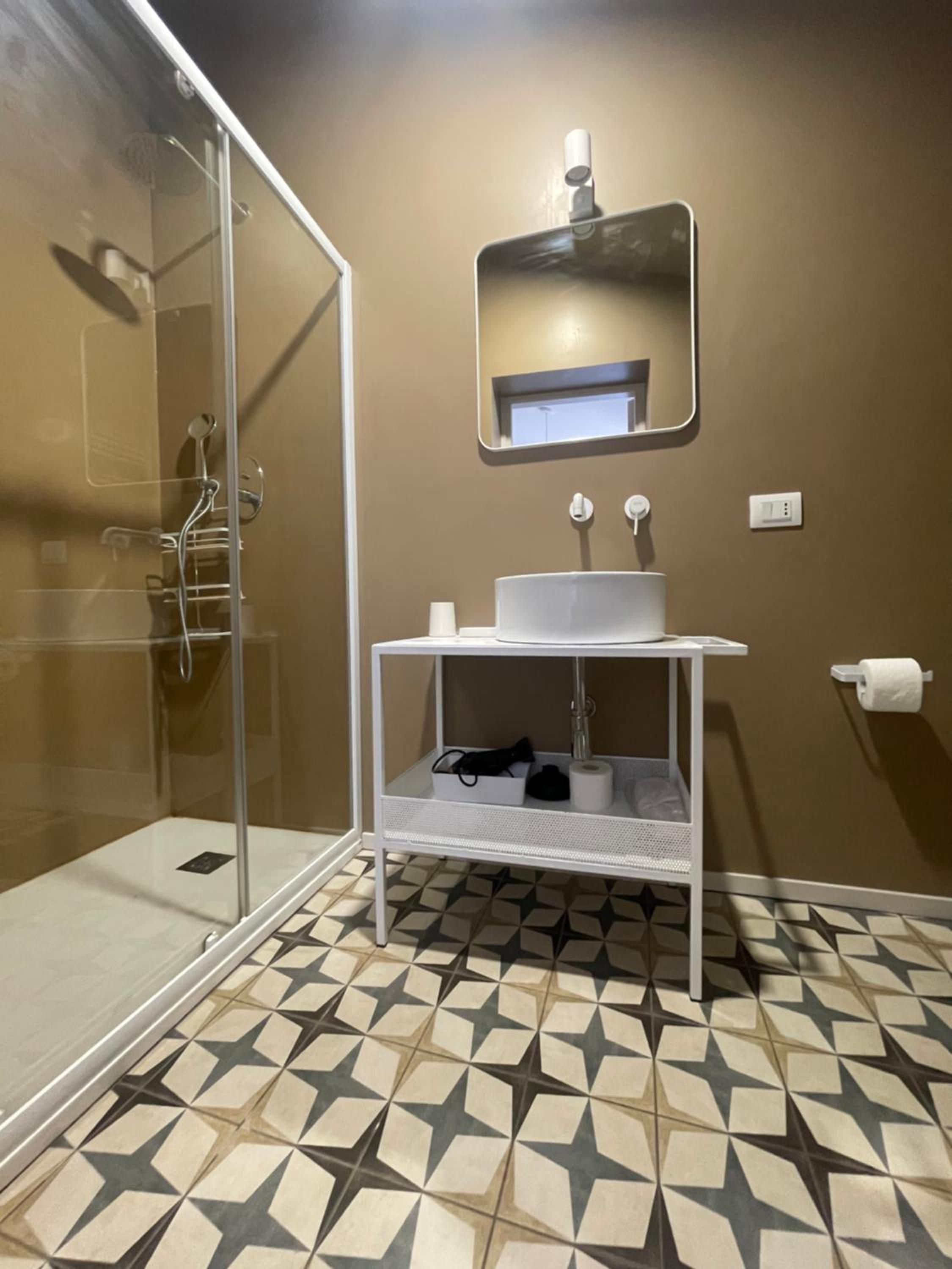 Double Room with Balcony - Photo 2