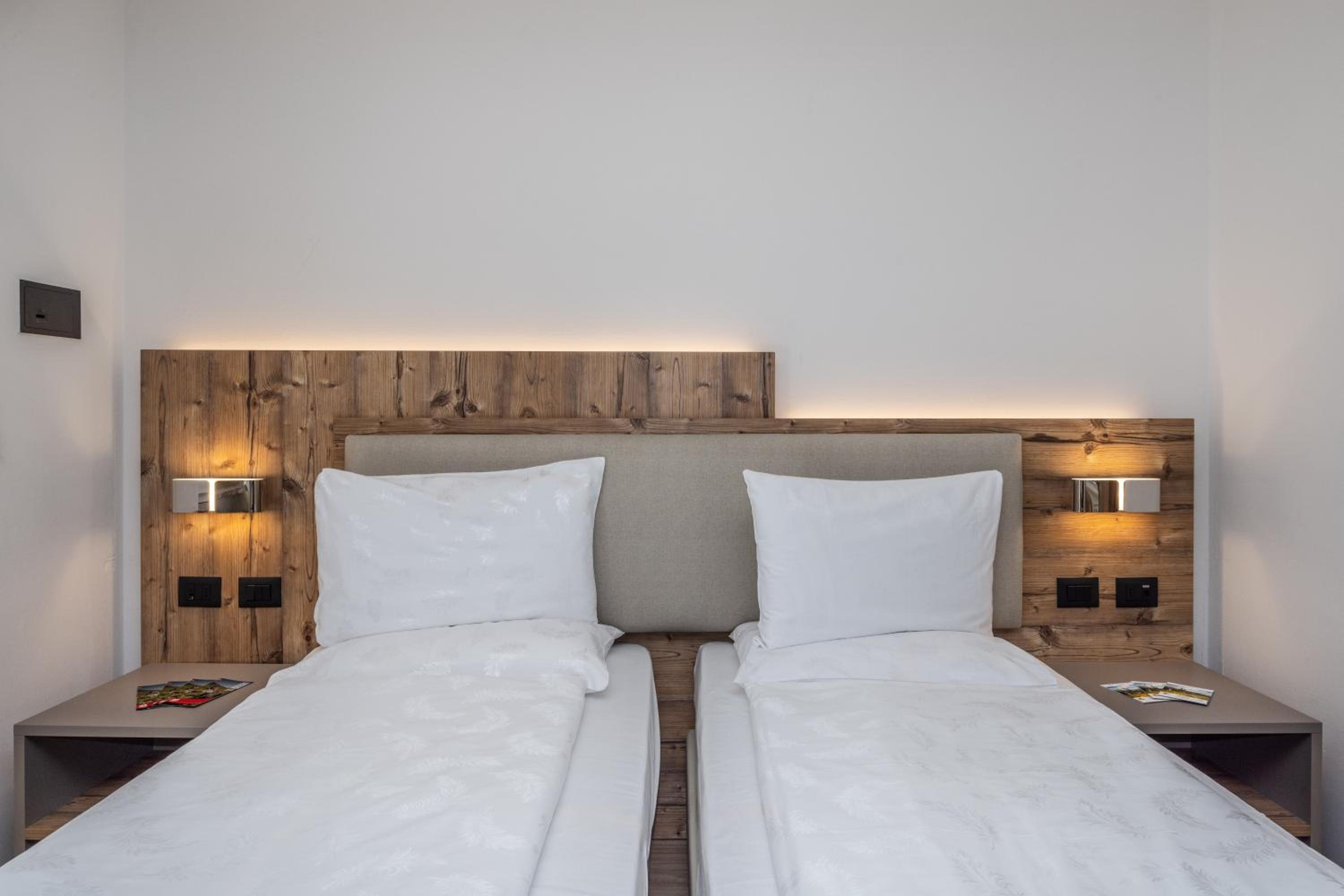 Deluxe King Room photo 2