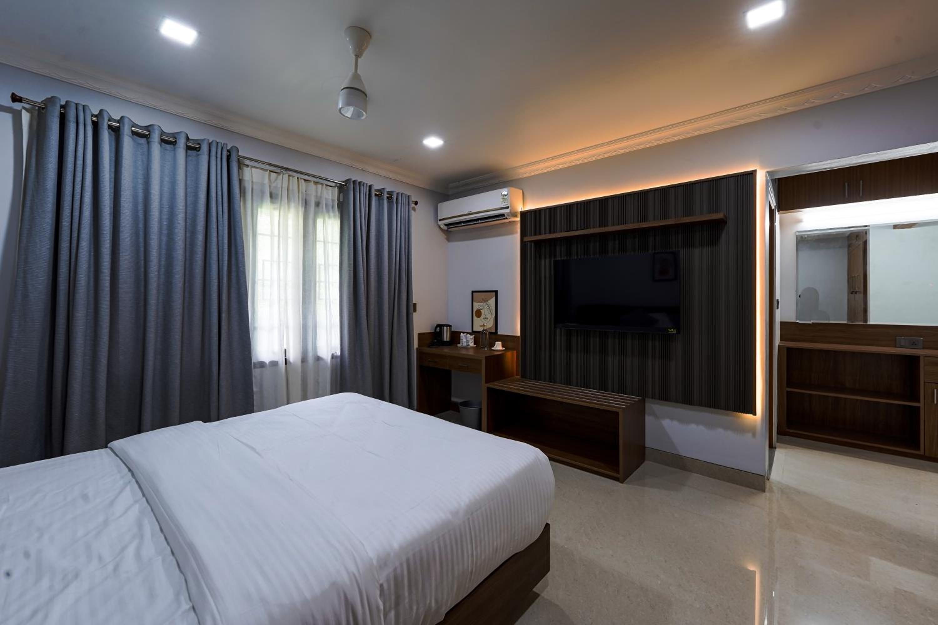 Deluxe Double Room photo 2