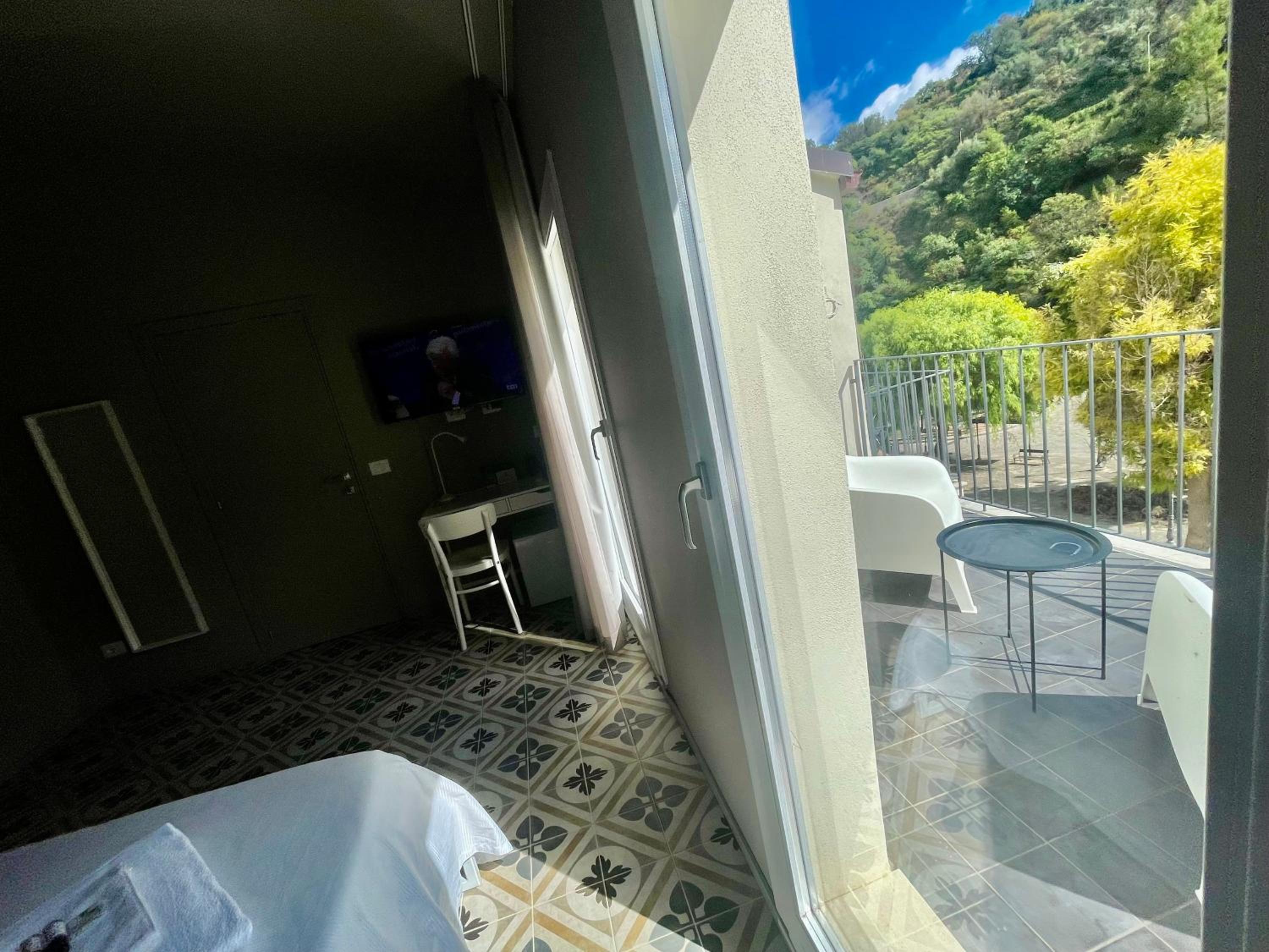 Double Room with Terrace - Photo 5