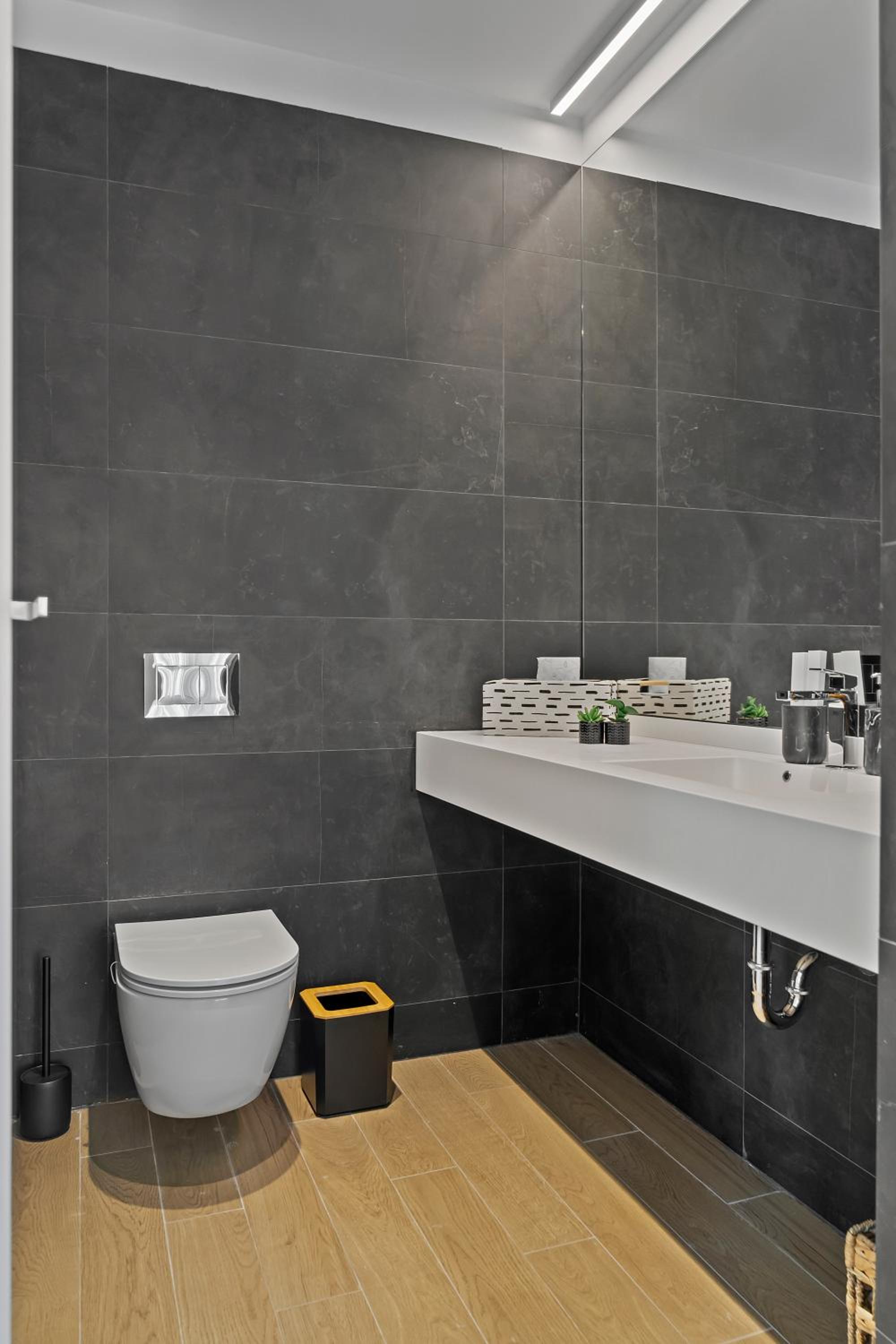 Two-Bedroom Apartment - Photo 8