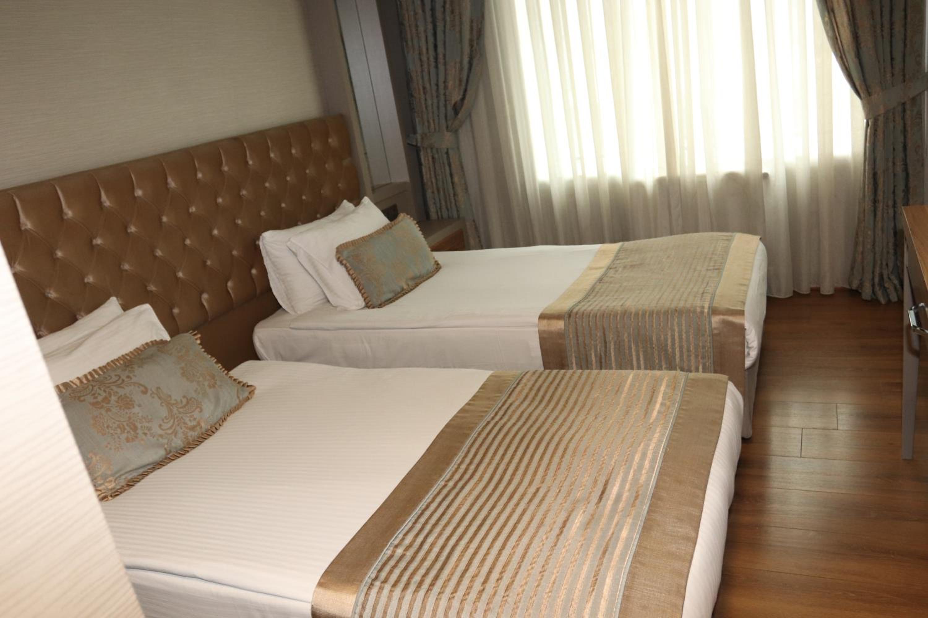 Large Twin Room photo 1