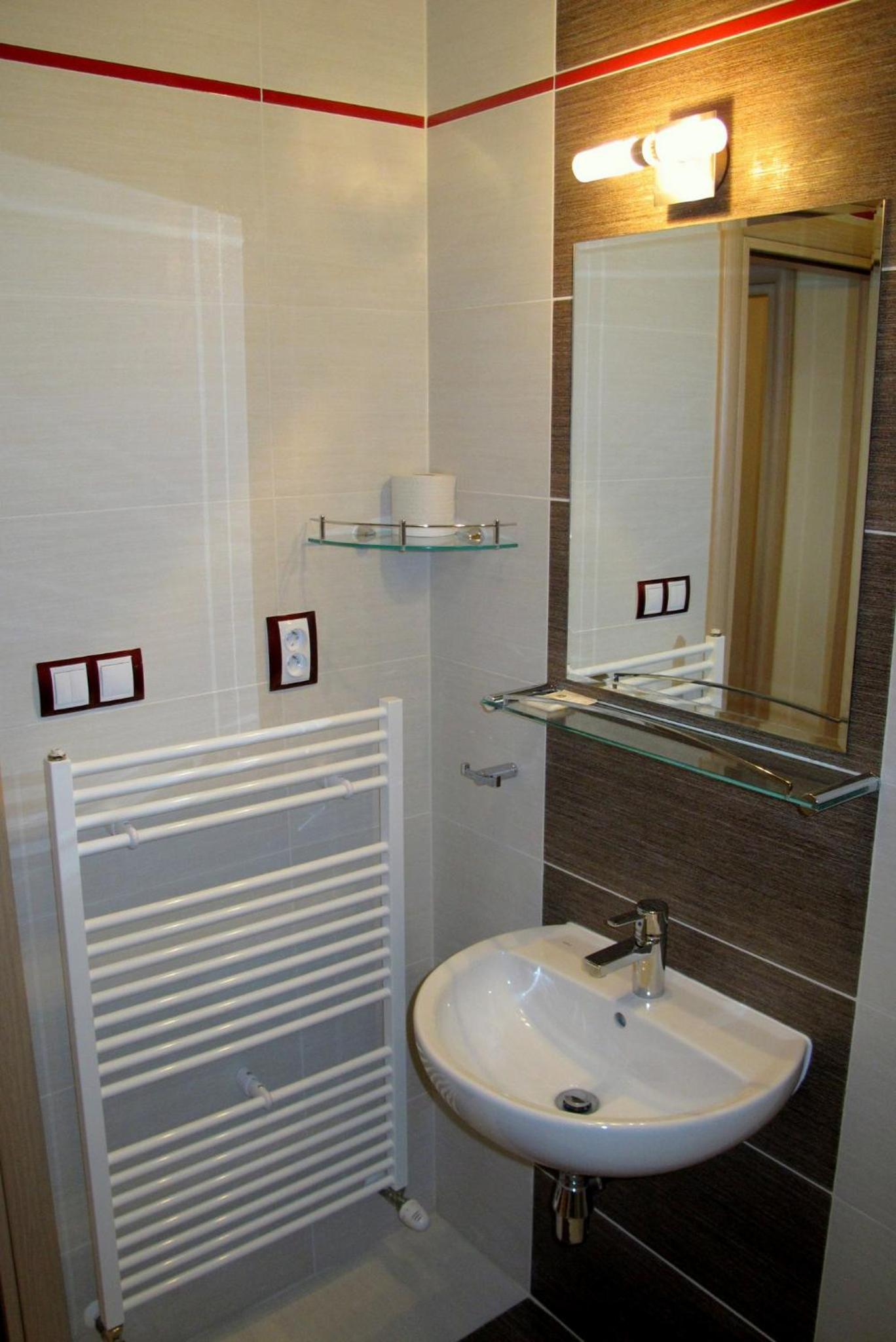 Twin Room - Photo 6