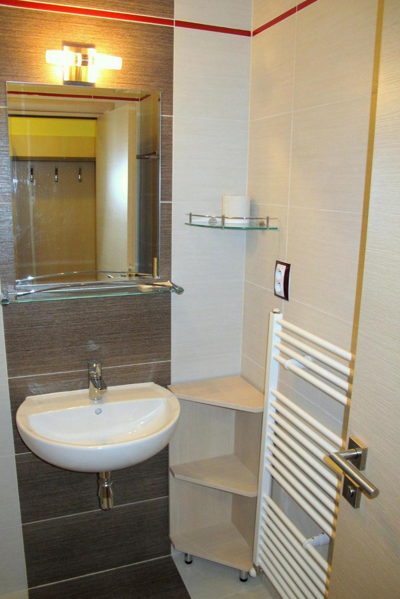 Twin Room - Photo 8
