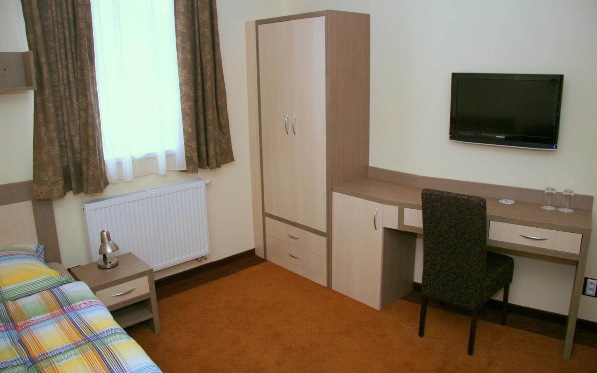 Twin Room - Photo 4