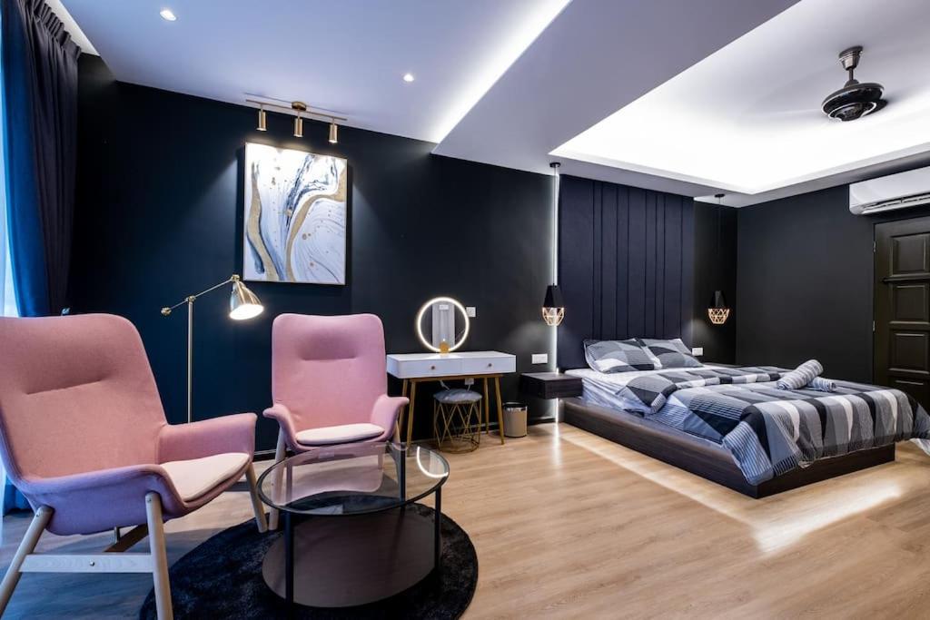 Four-Bedroom House photo 1