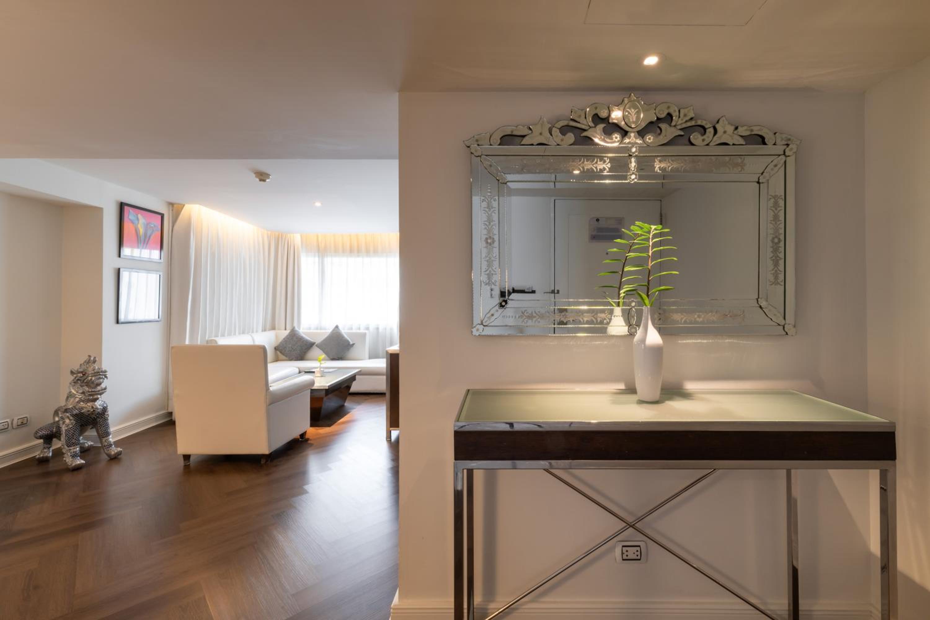 Gold Suite photo 1