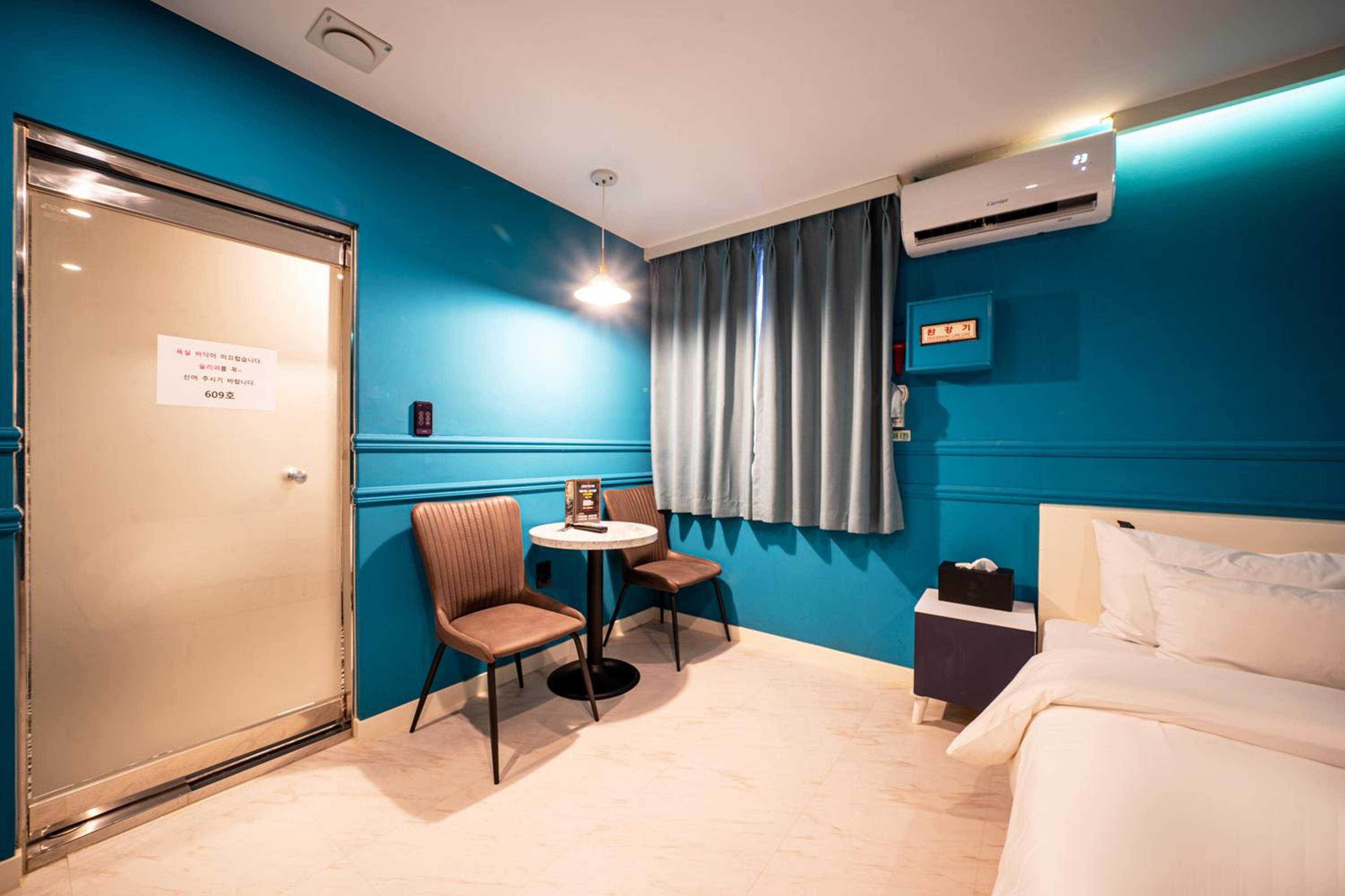 Double Room - Photo 3