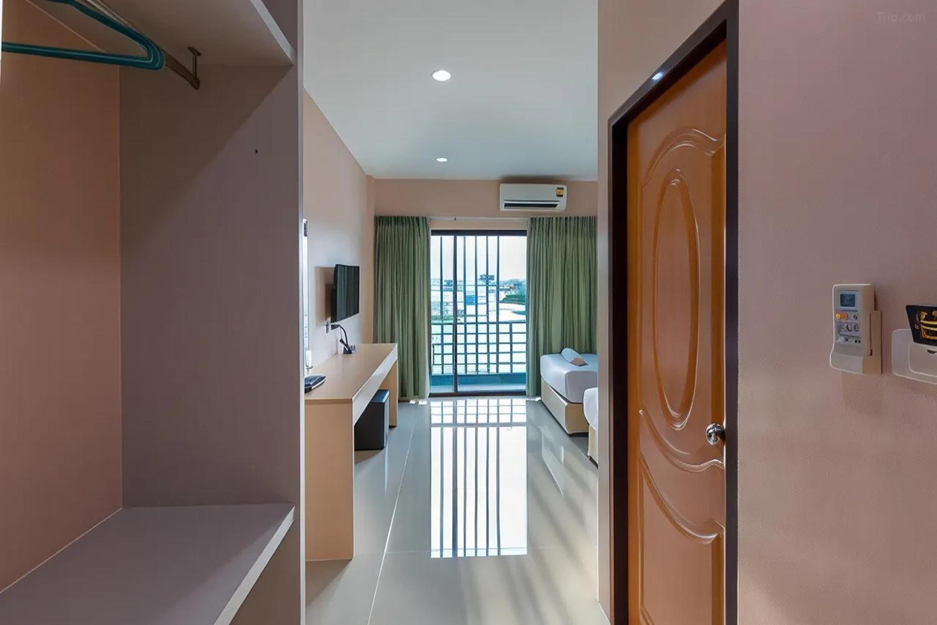 Deluxe Twin Room photo 3