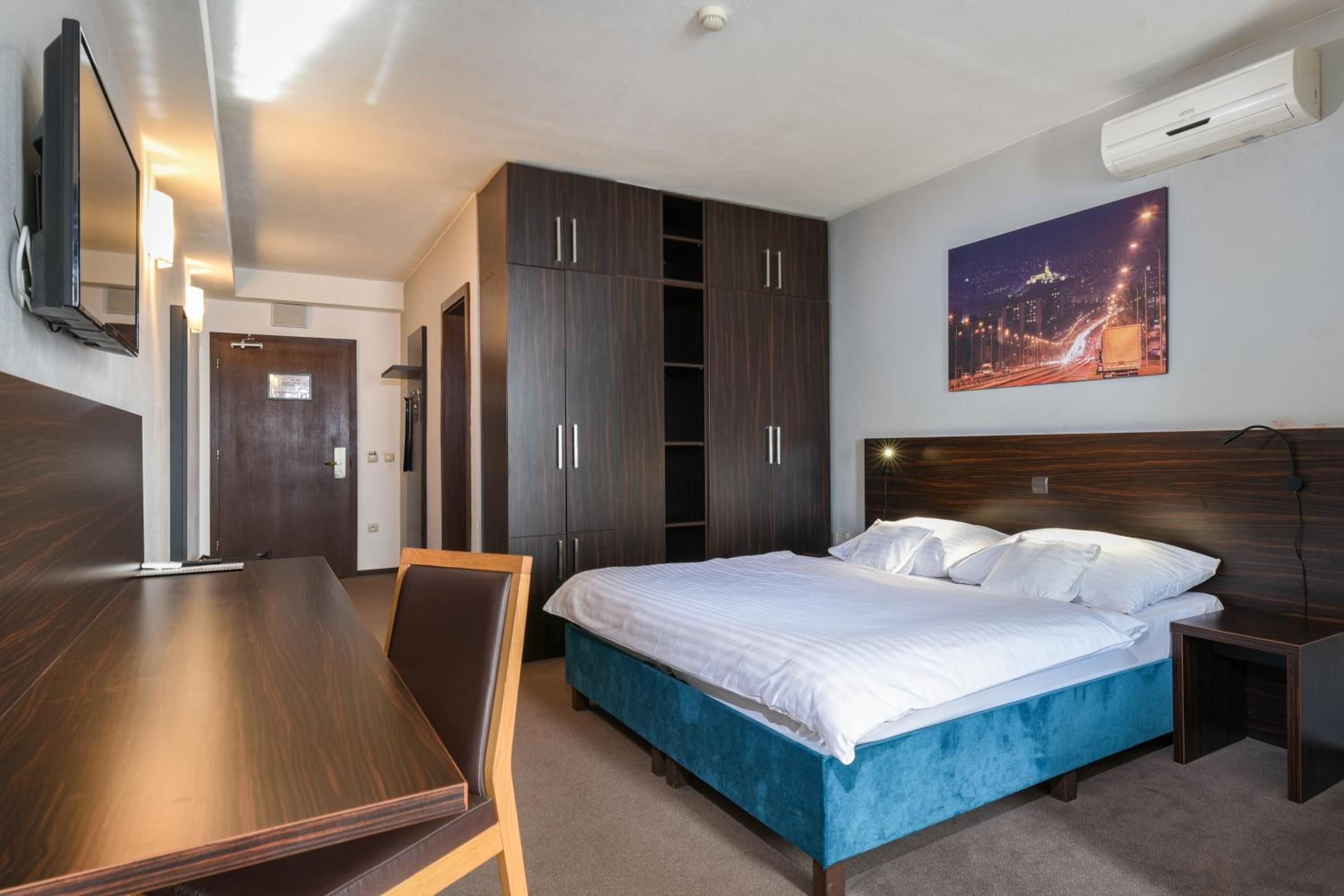 Executive Suite photo 3