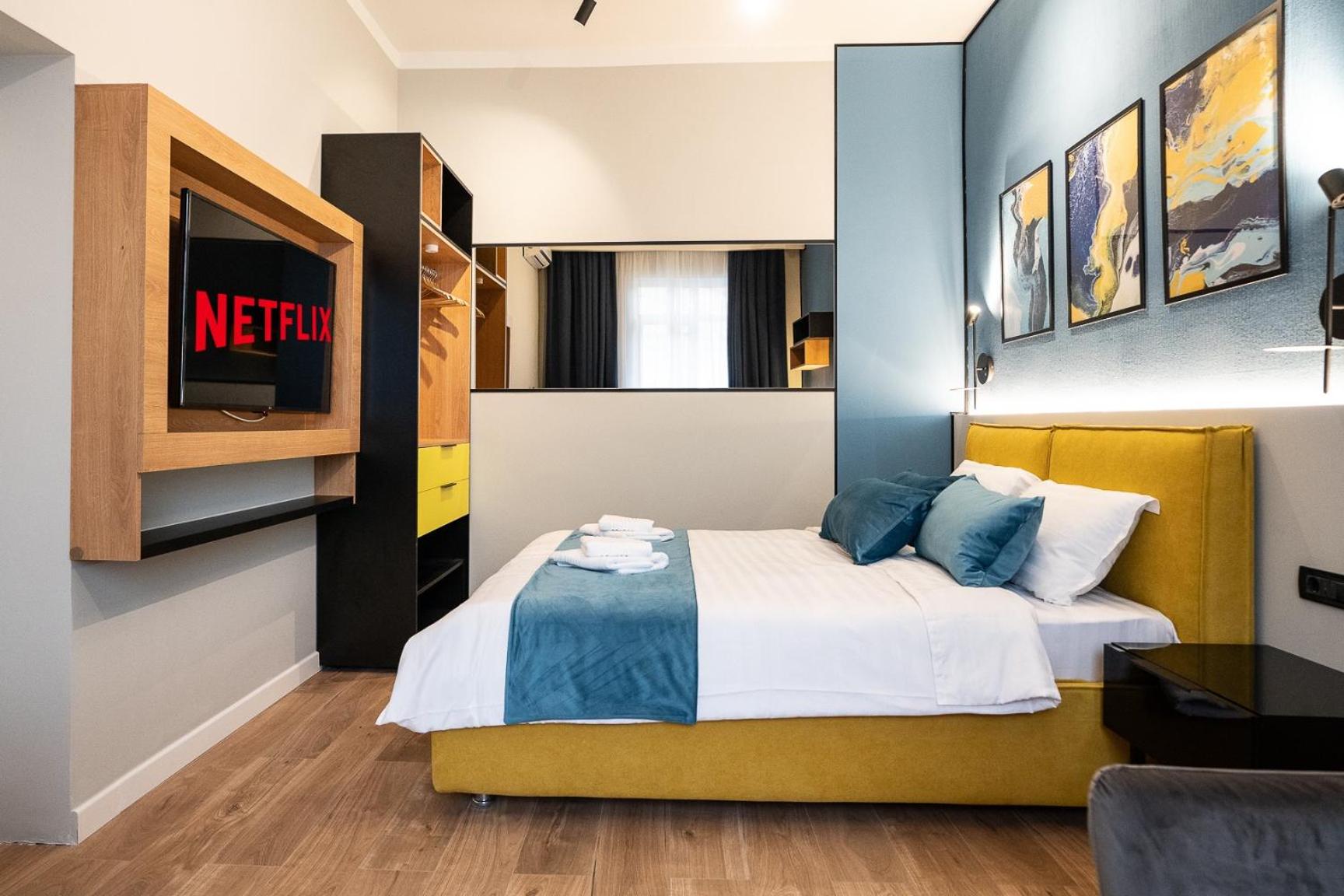 One-Bedroom Apartment - Photo 14