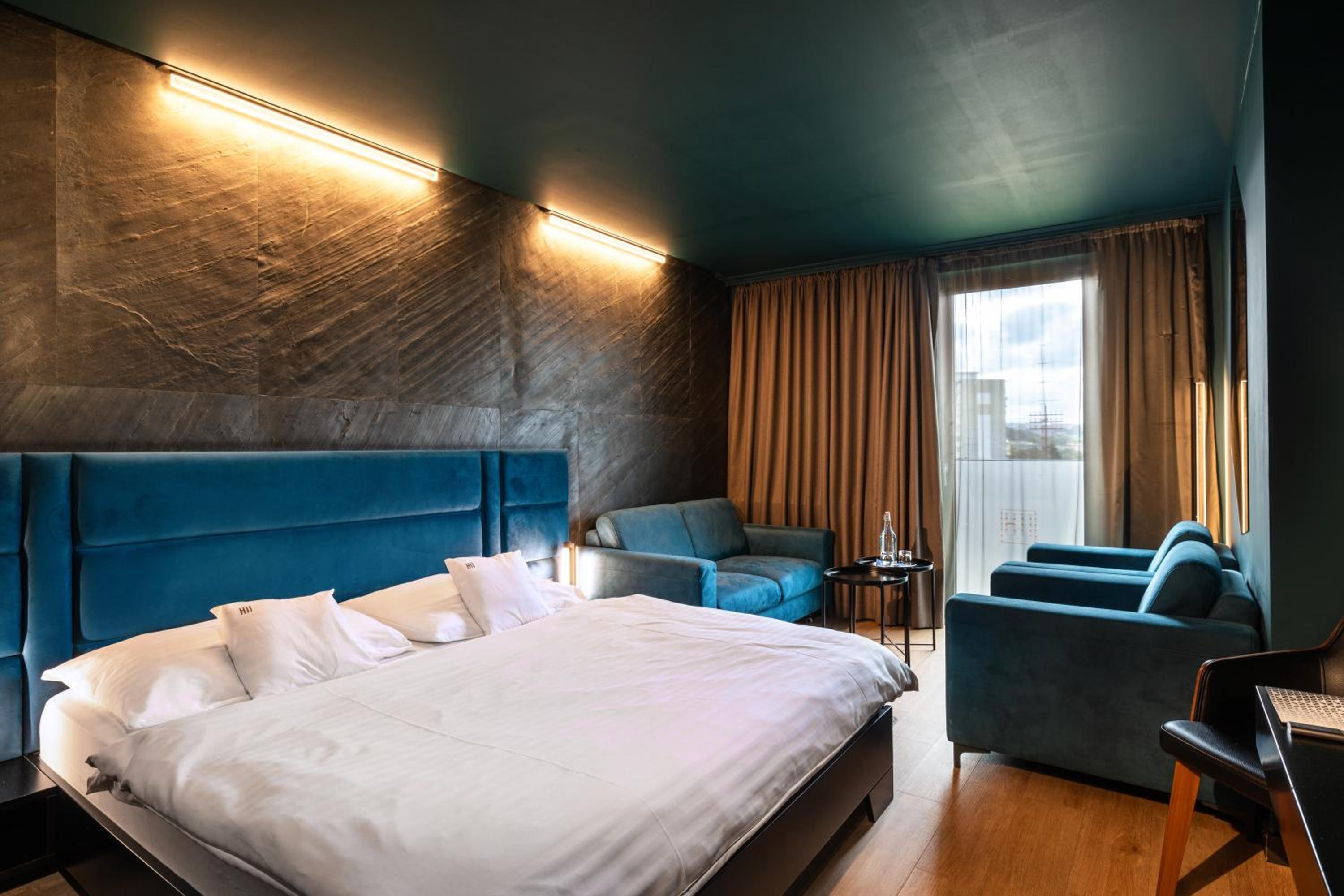 Deluxe Double Room with Bath photo 2