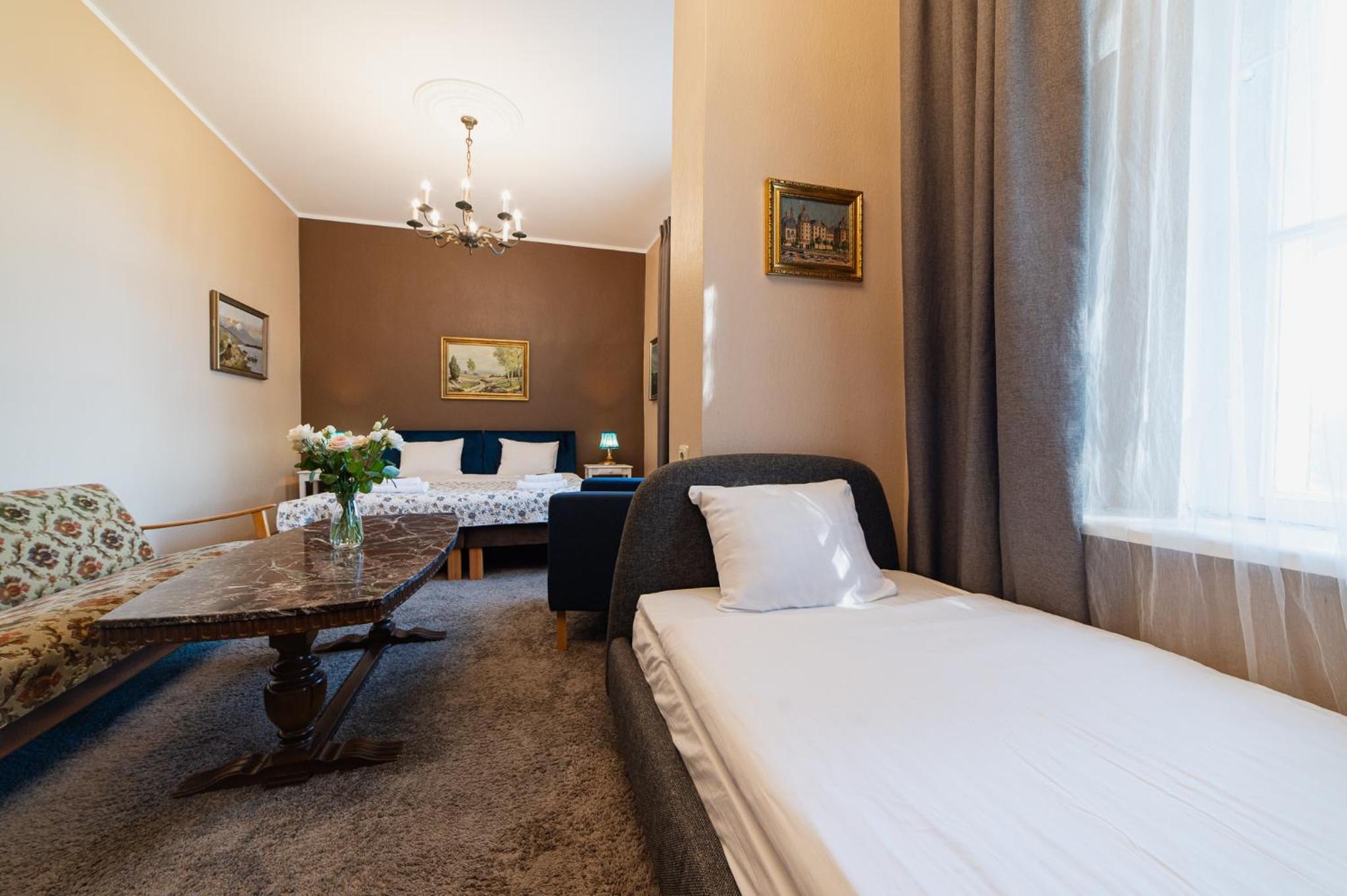 Budget Triple Room - Photo 11