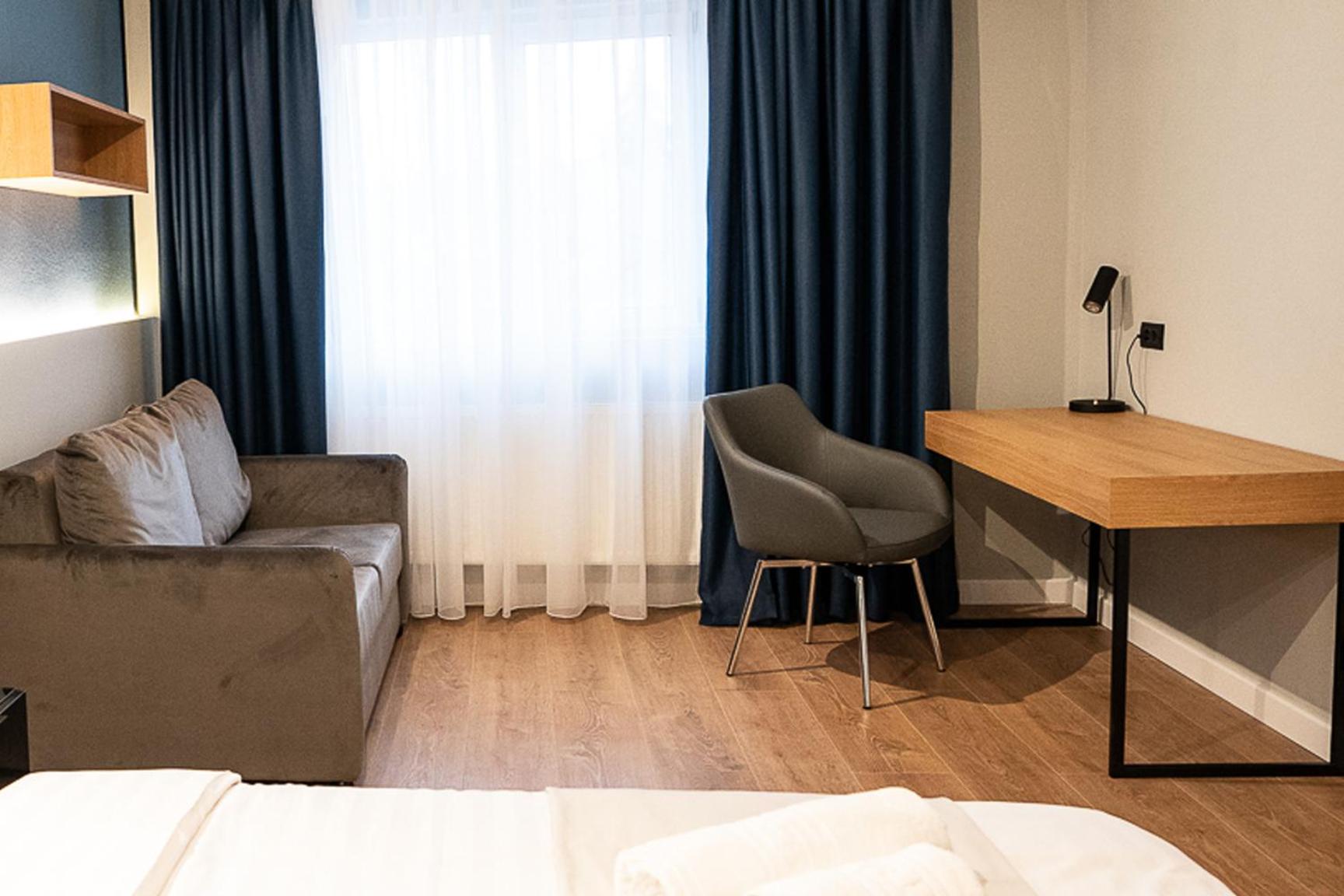 One-Bedroom Apartment photo 2