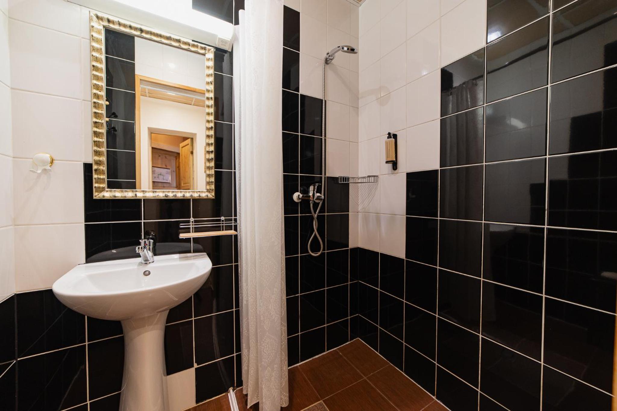 Budget Triple Room - Photo 3