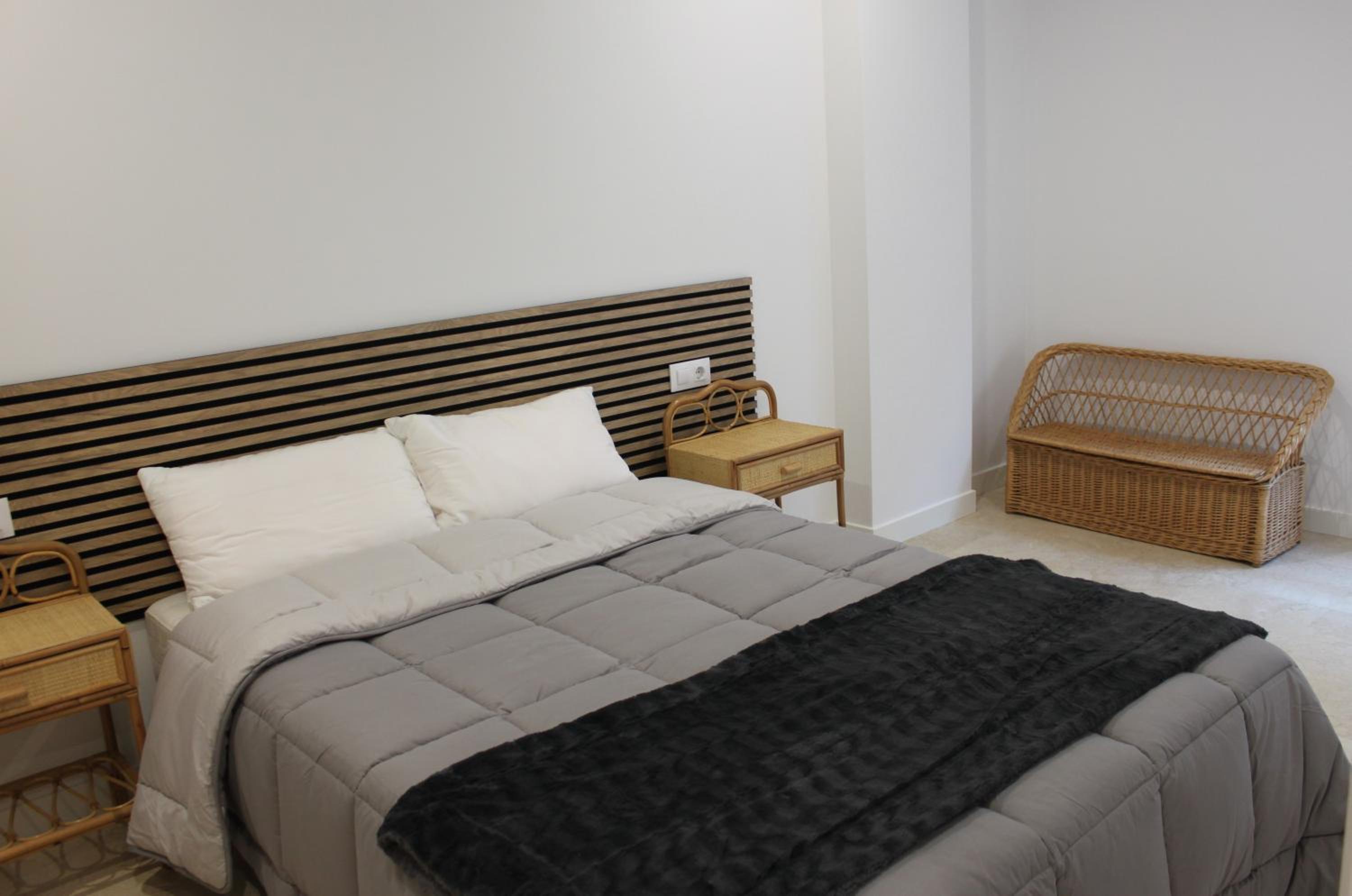 One-Bedroom Apartment photo 2
