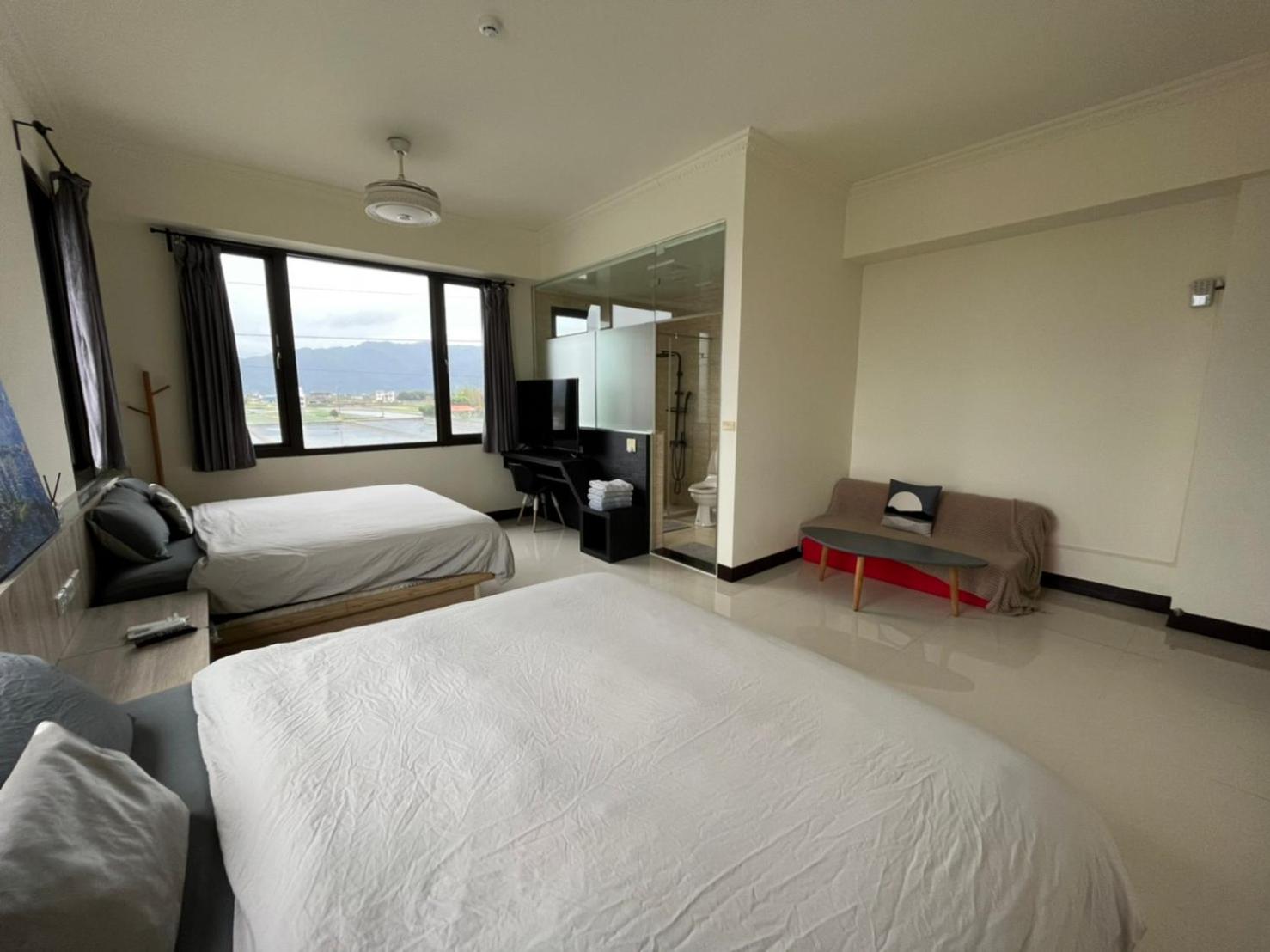 Deluxe Family Suite photo 2