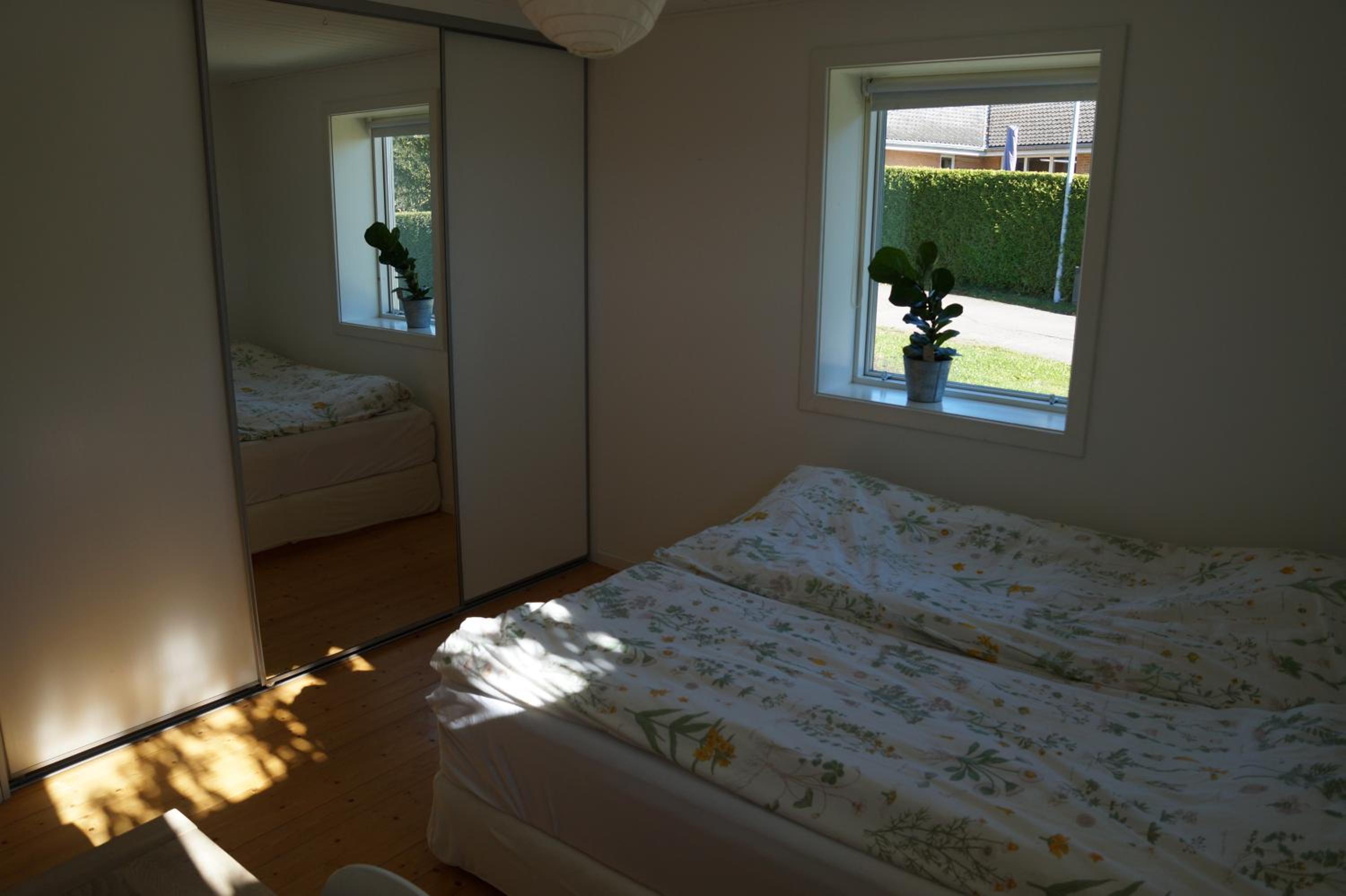 Double Room with Shared Bathroom photo 2