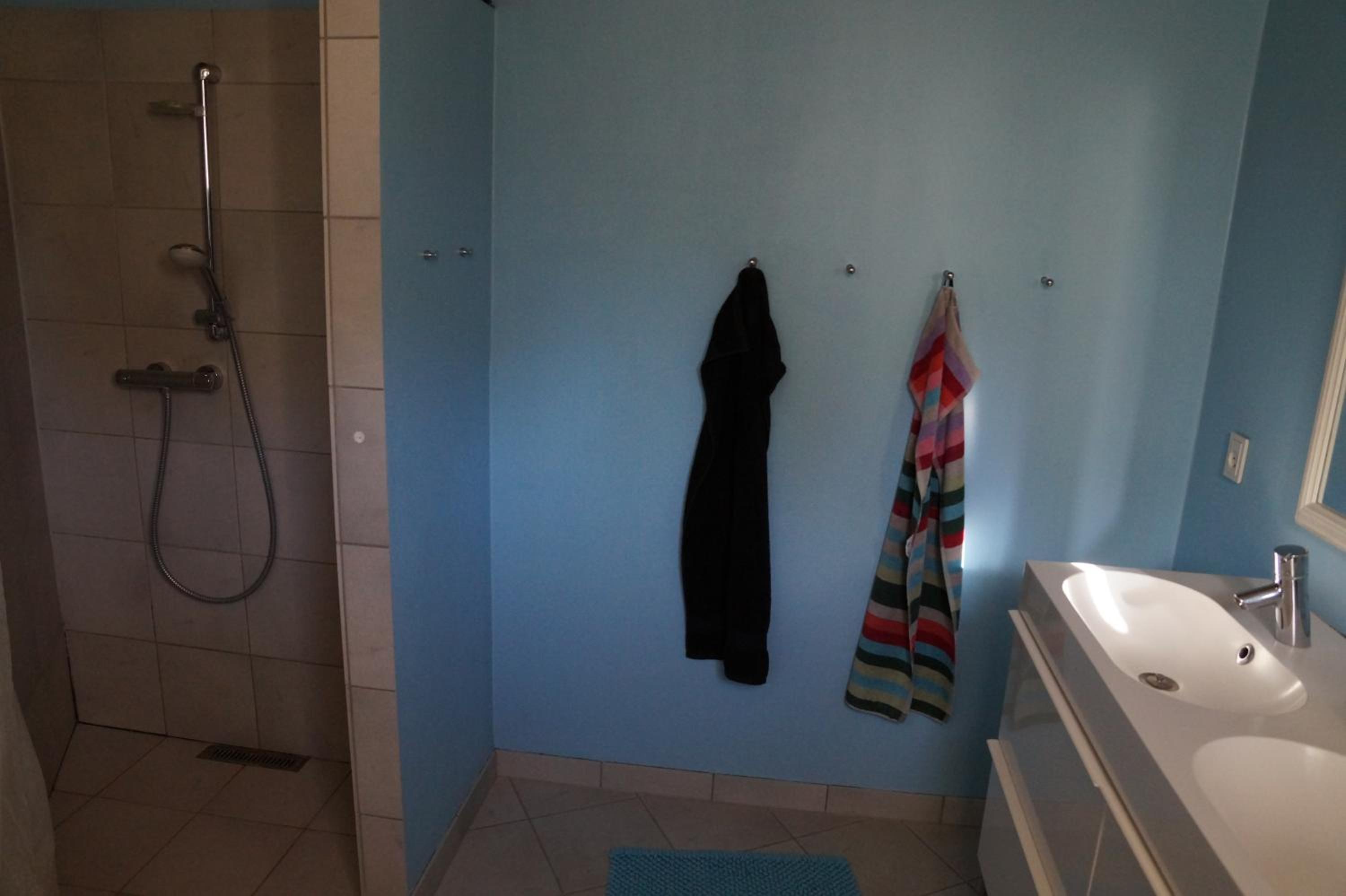 Double Room with Shared Bathroom photo 3