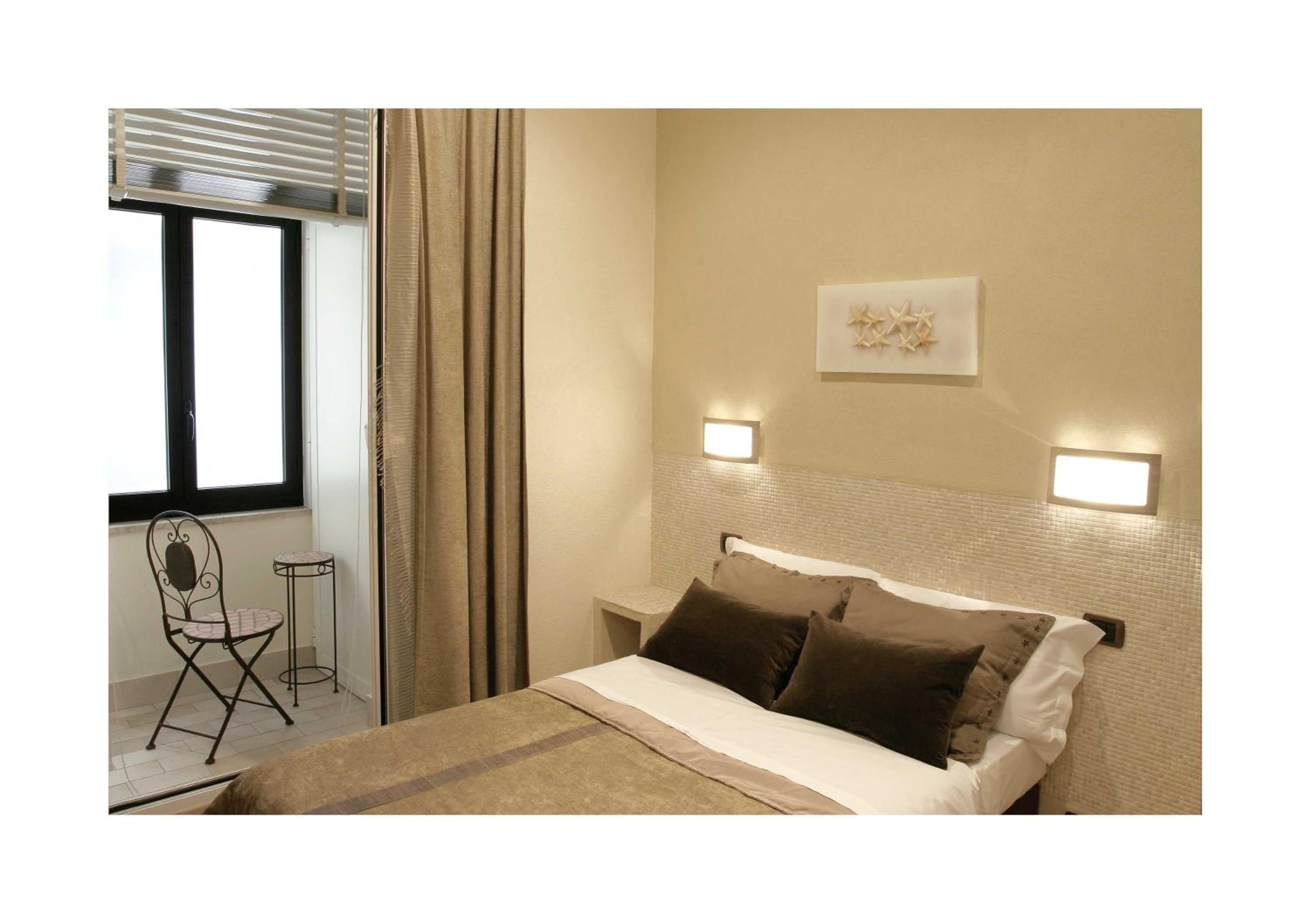Small Double Room photo 1