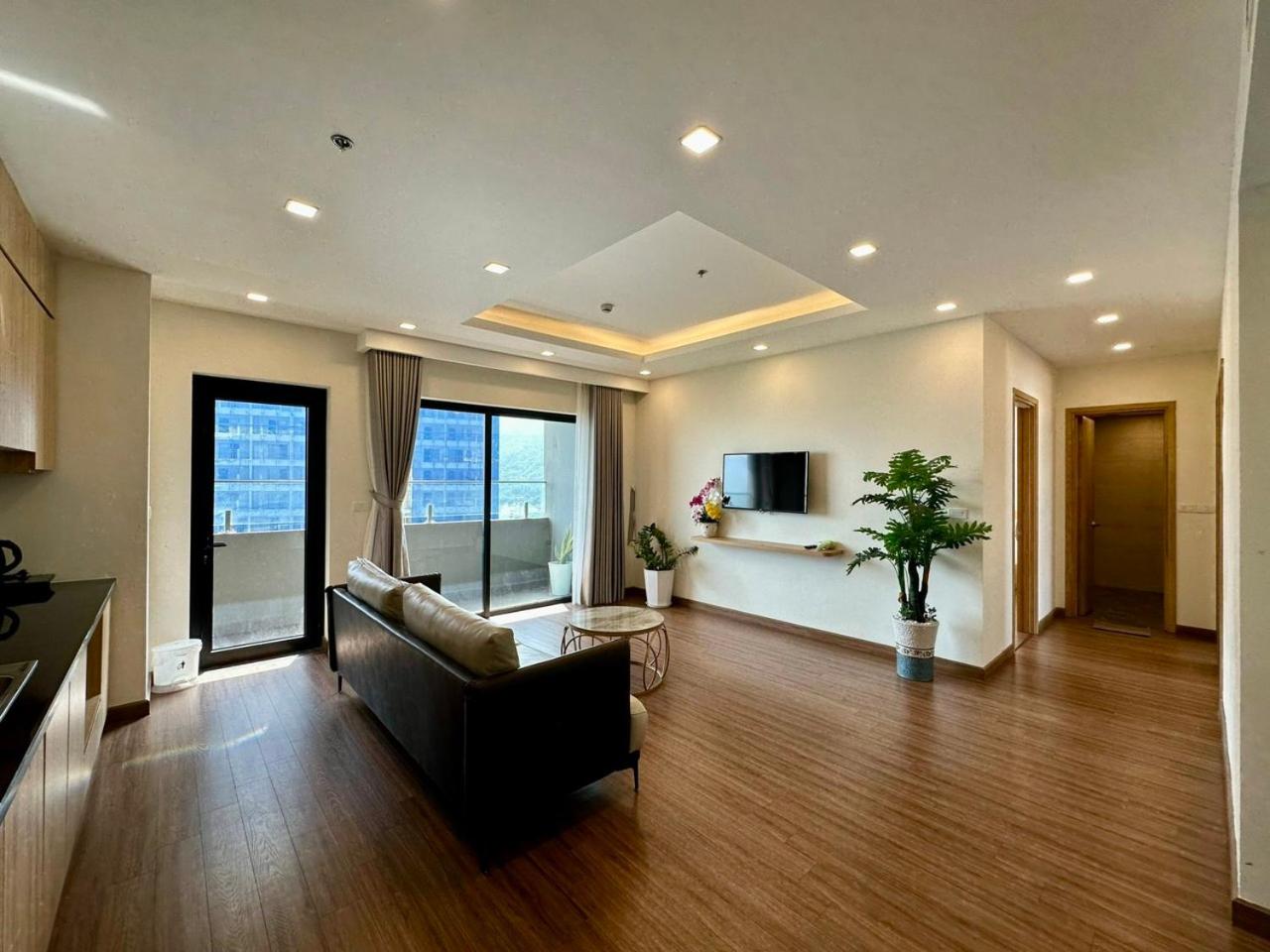 Three-Bedroom Apartment with Ocean View photo 2
