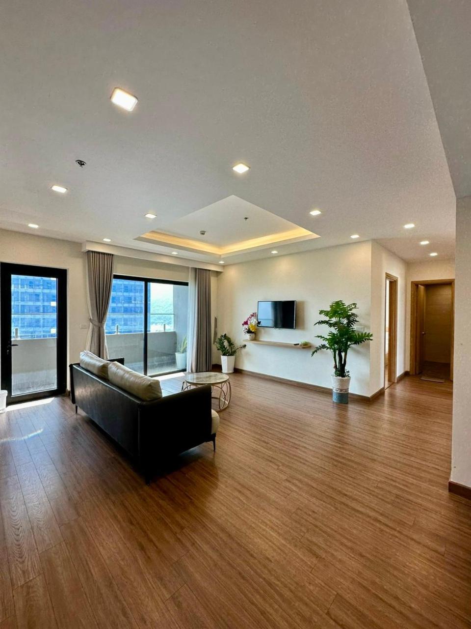 Three-Bedroom Apartment with Ocean View photo 3