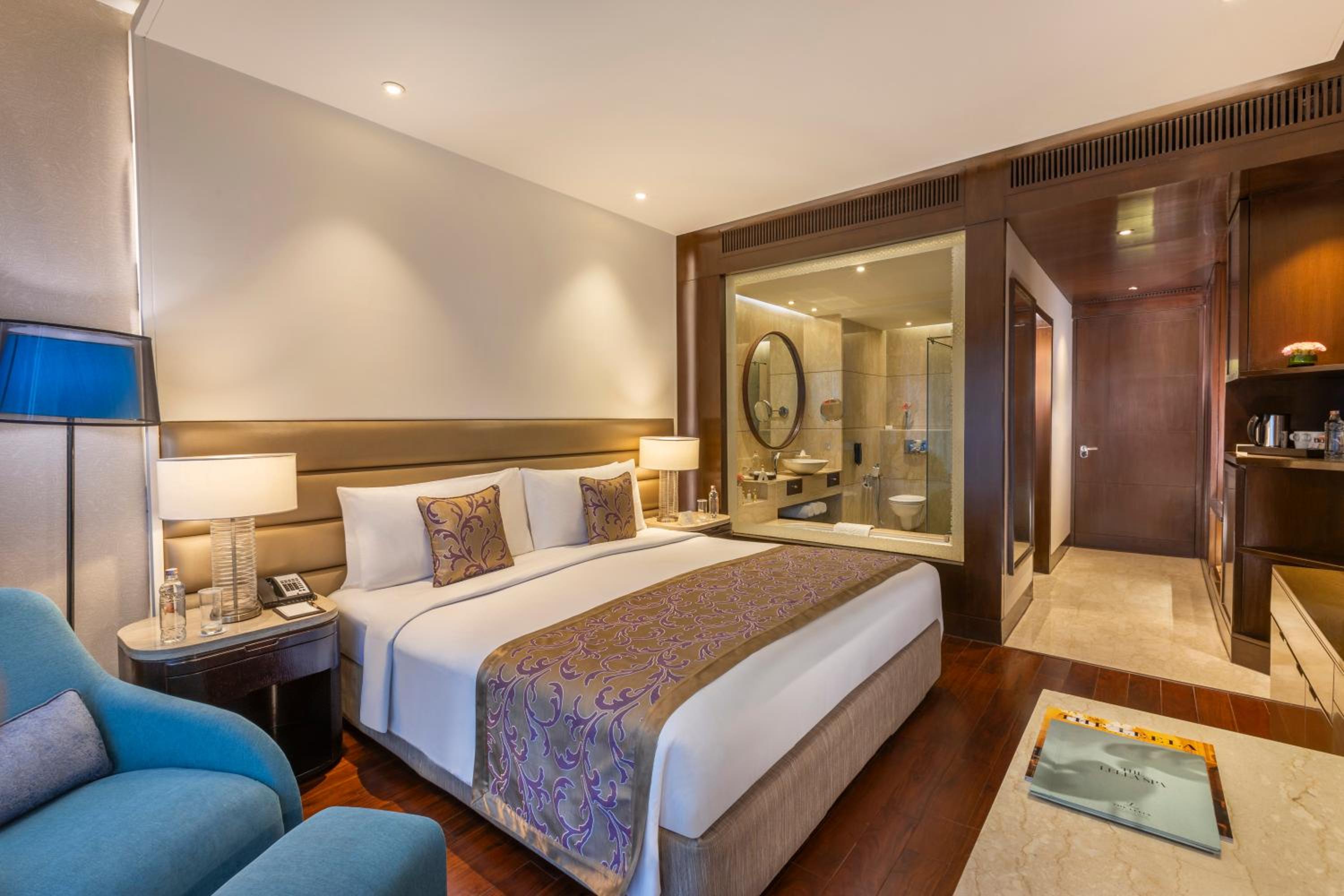 Deluxe Room with Balcony- 10% savings on all hotel services