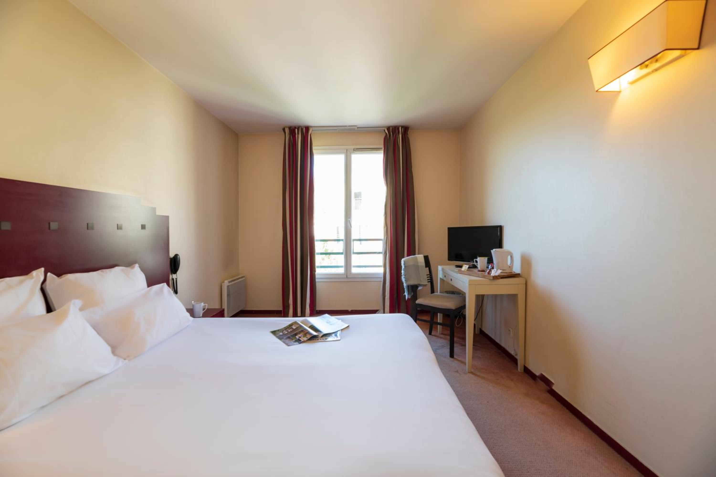 Standard Double Room - Photo 2