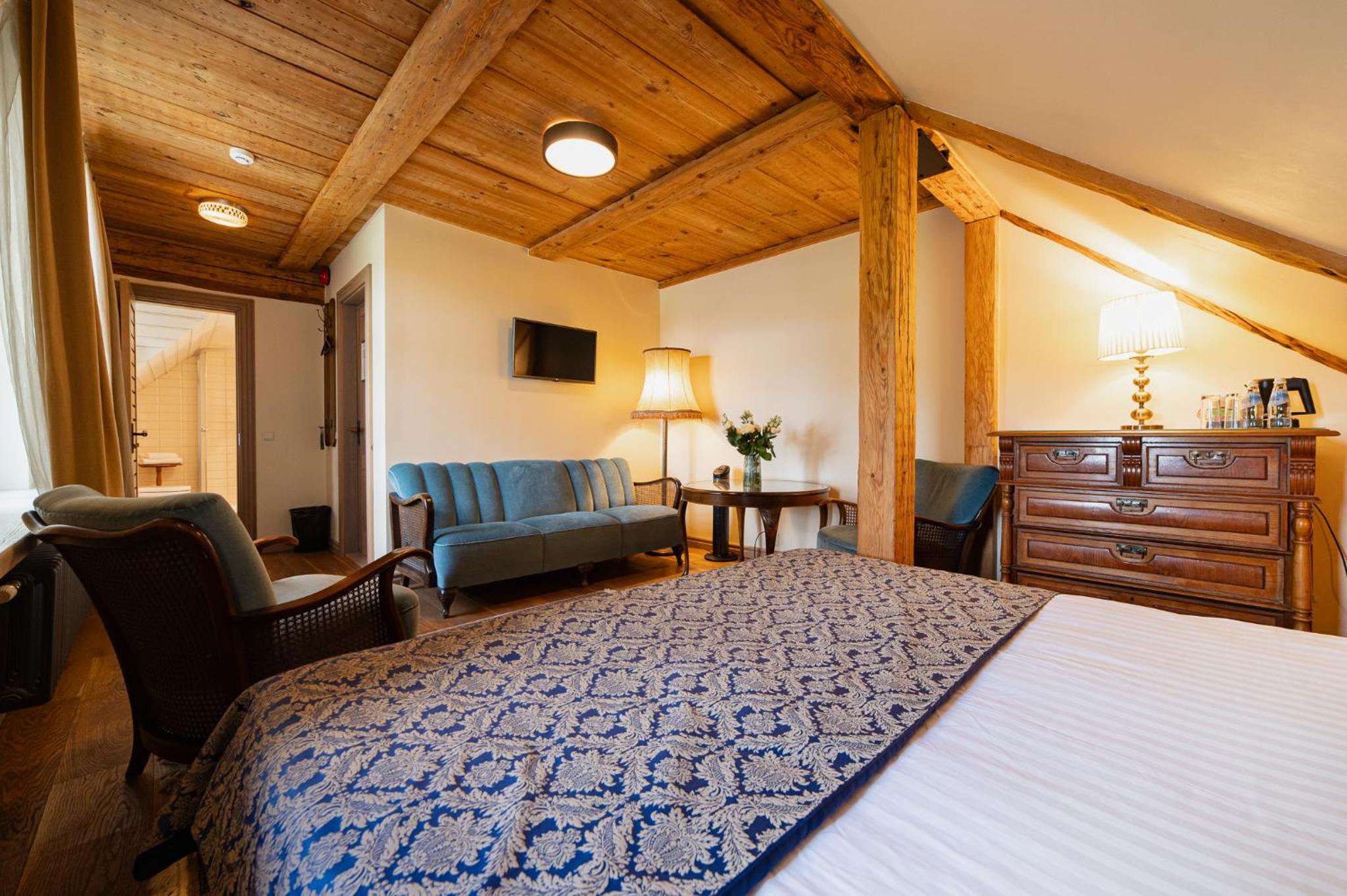 Boutique Mansard Room - Photo 2
