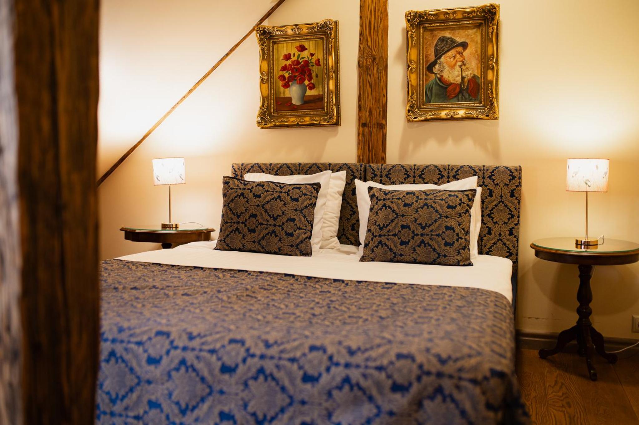 Boutique Mansard Room - Photo 14