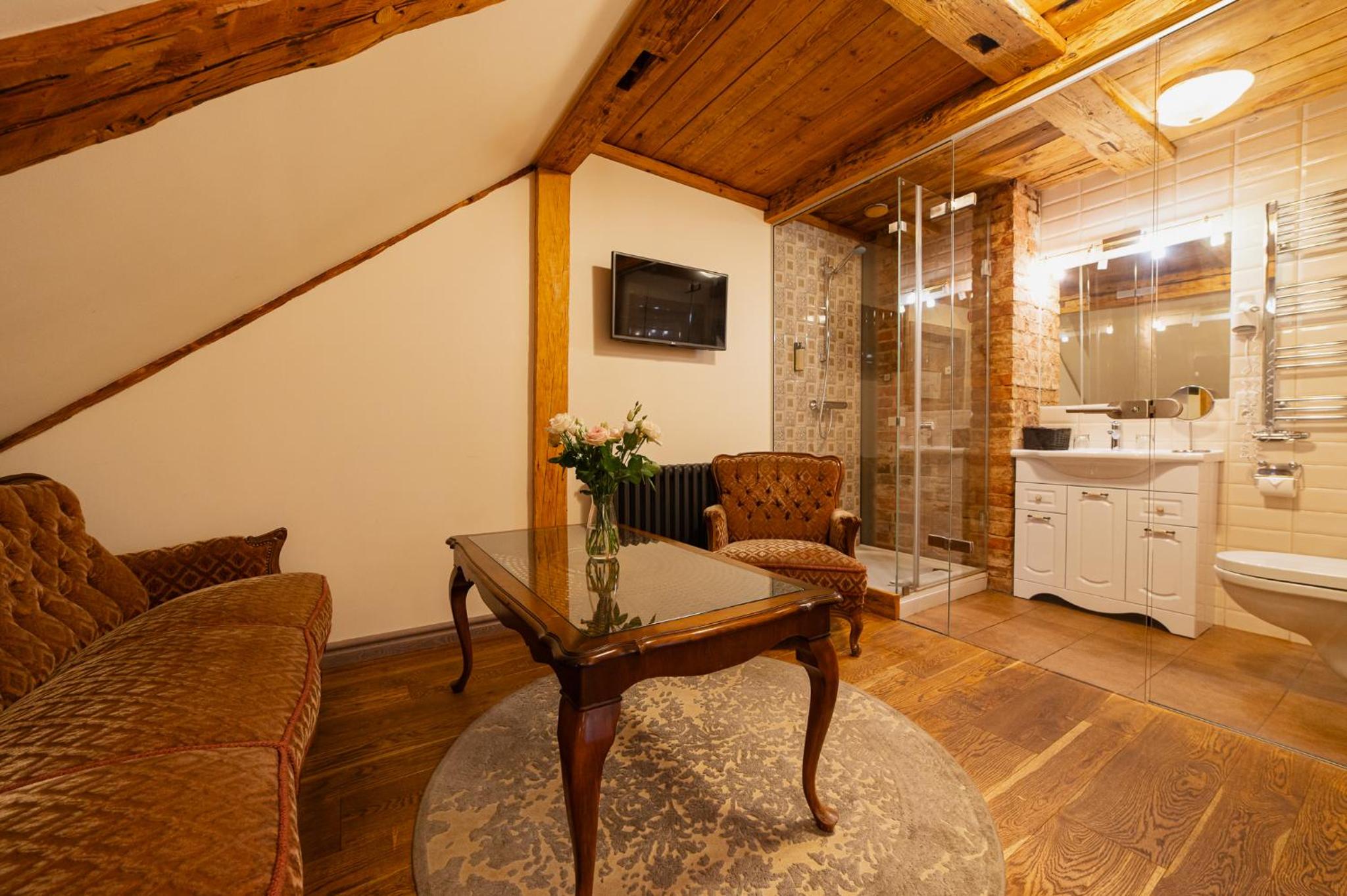 Boutique Mansard Room - Photo 43