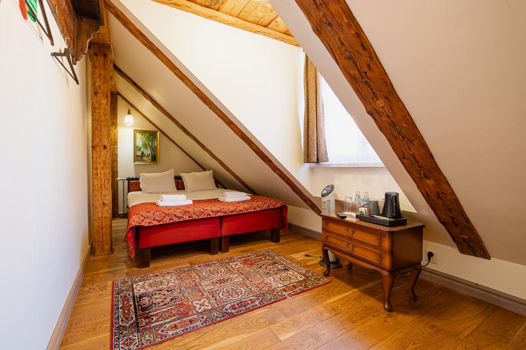 Boutique Mansard Room - Photo 4
