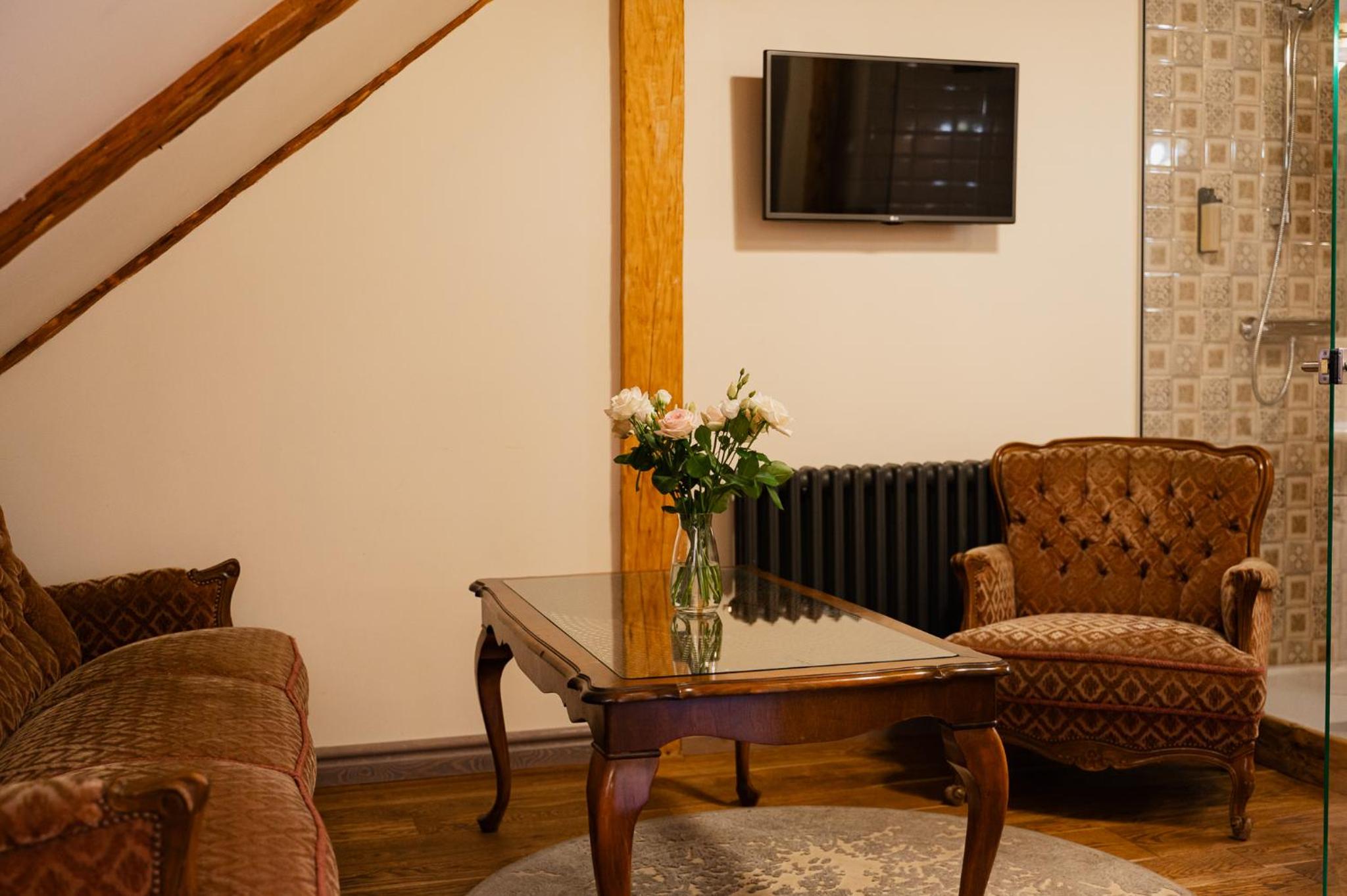 Boutique Mansard Room - Photo 41