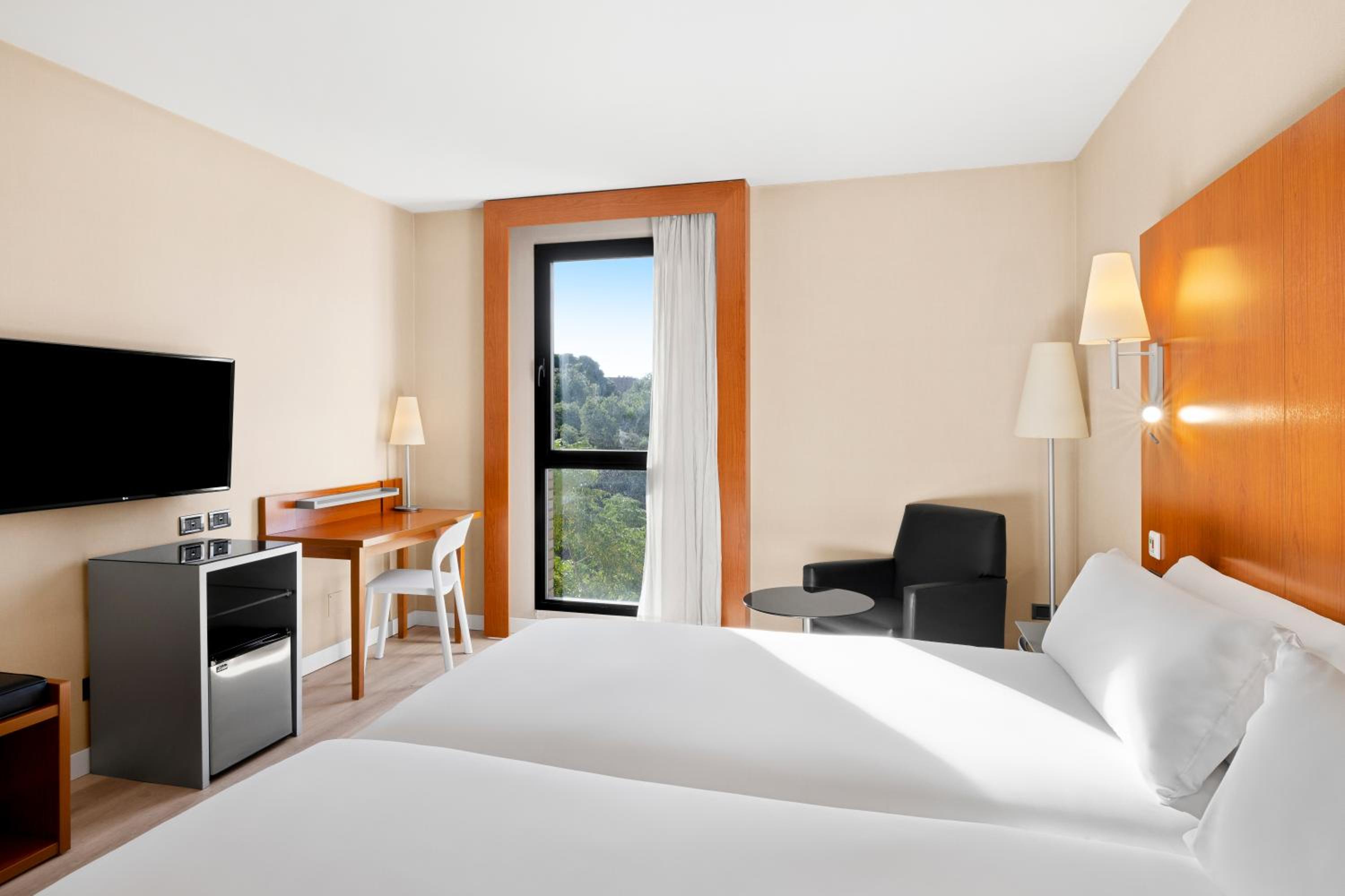 Double or Twin Room - Photo 5