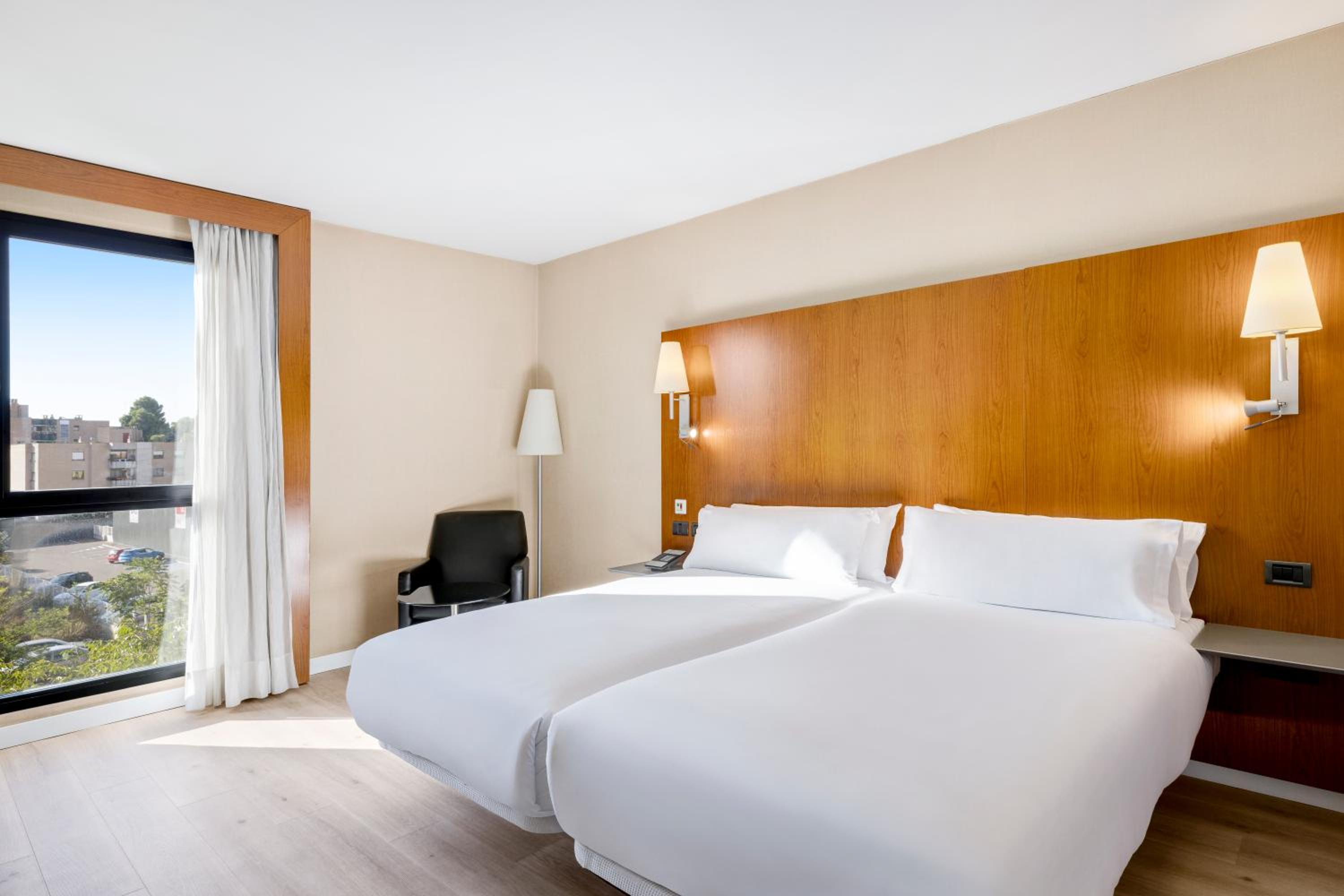 Double or Twin Room - Photo 4