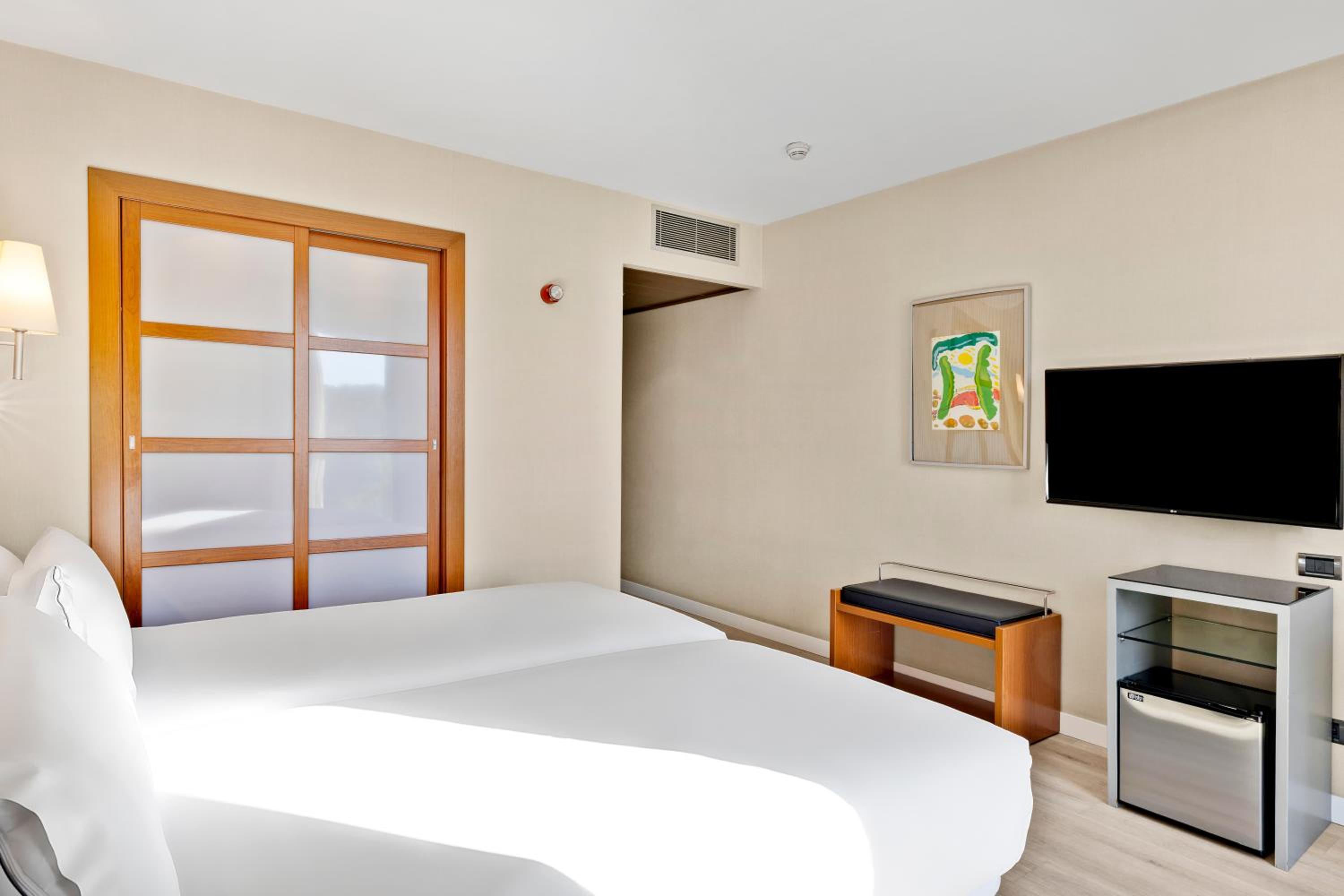 Double or Twin Room - Photo 3