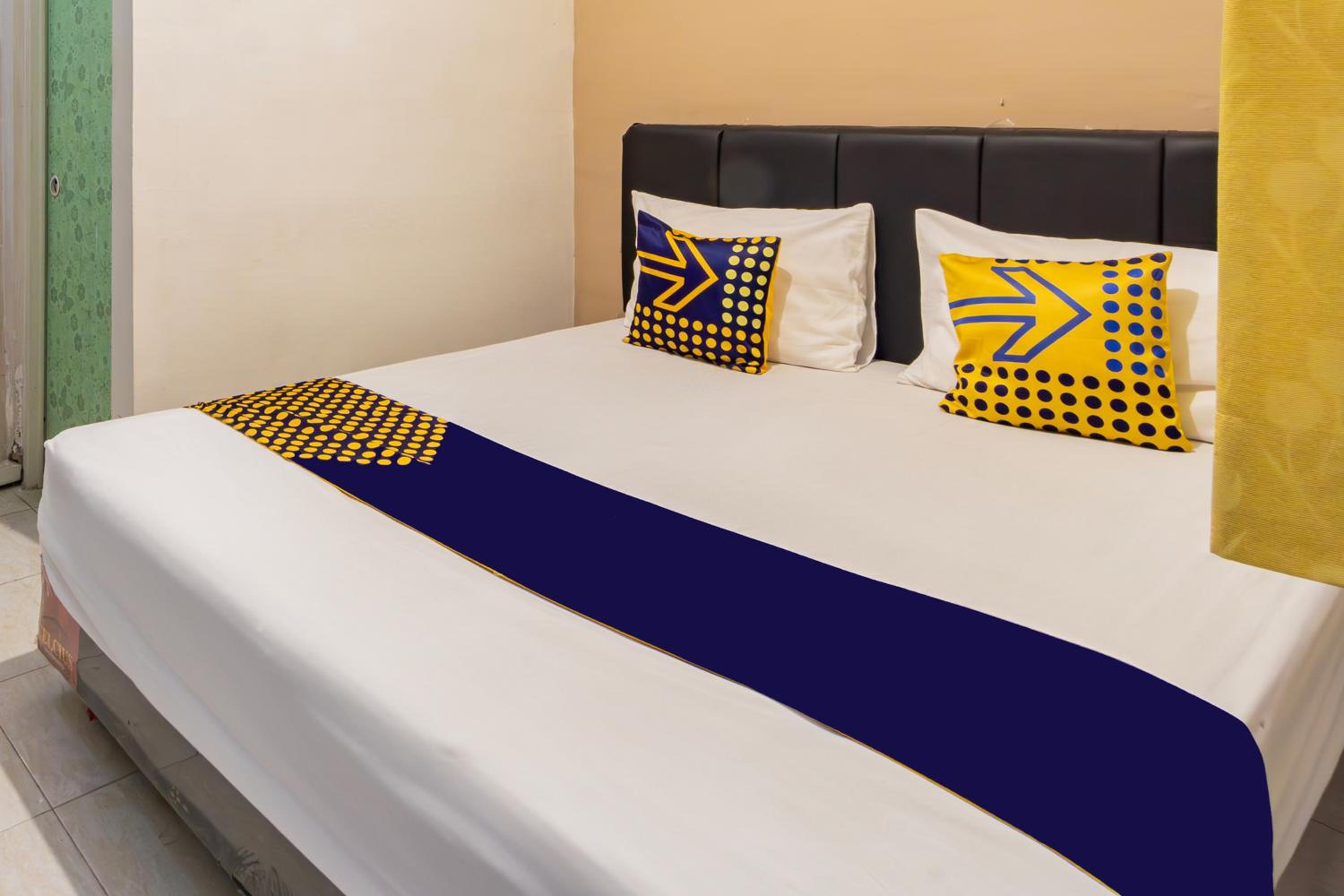 Budget Double Room photo 2