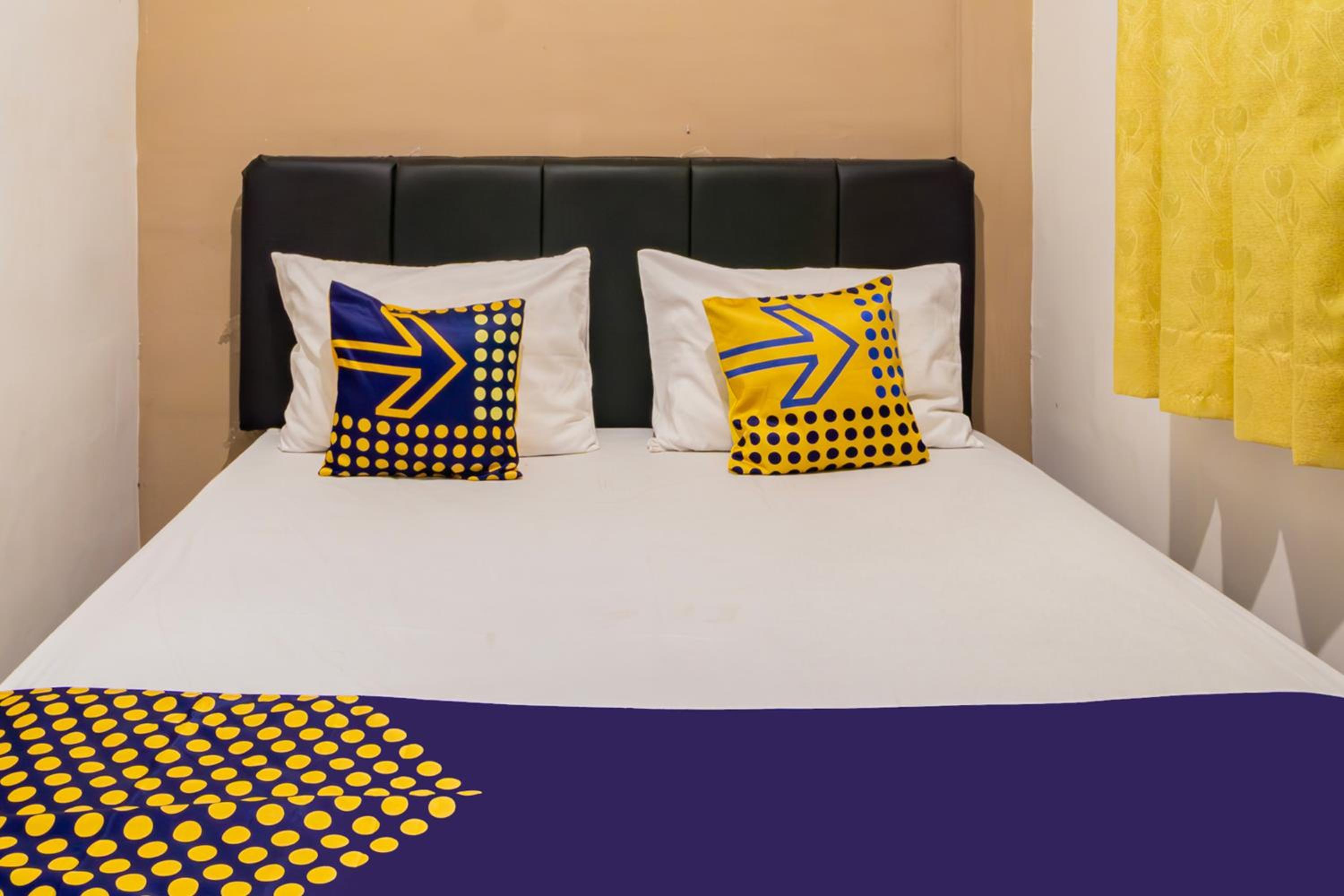 Budget Double Room photo 3