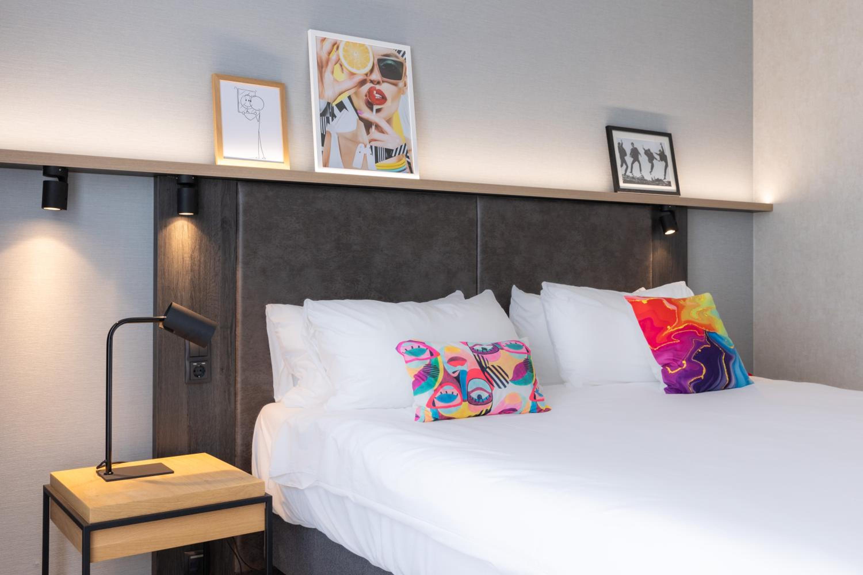 Deluxe Room with Balcony - Top Floor - Photo 3
