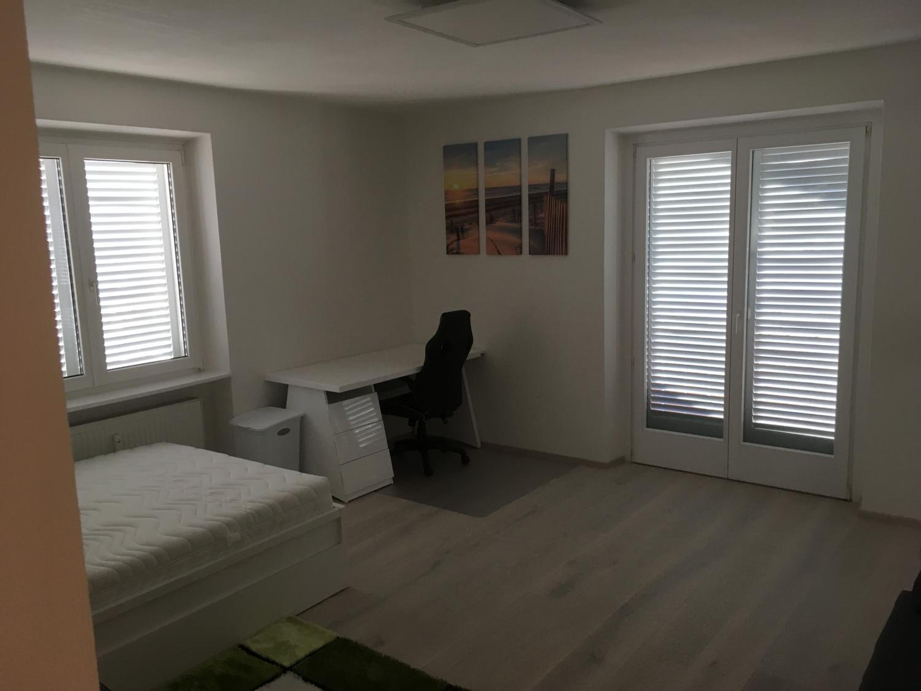 Apartment photo 2