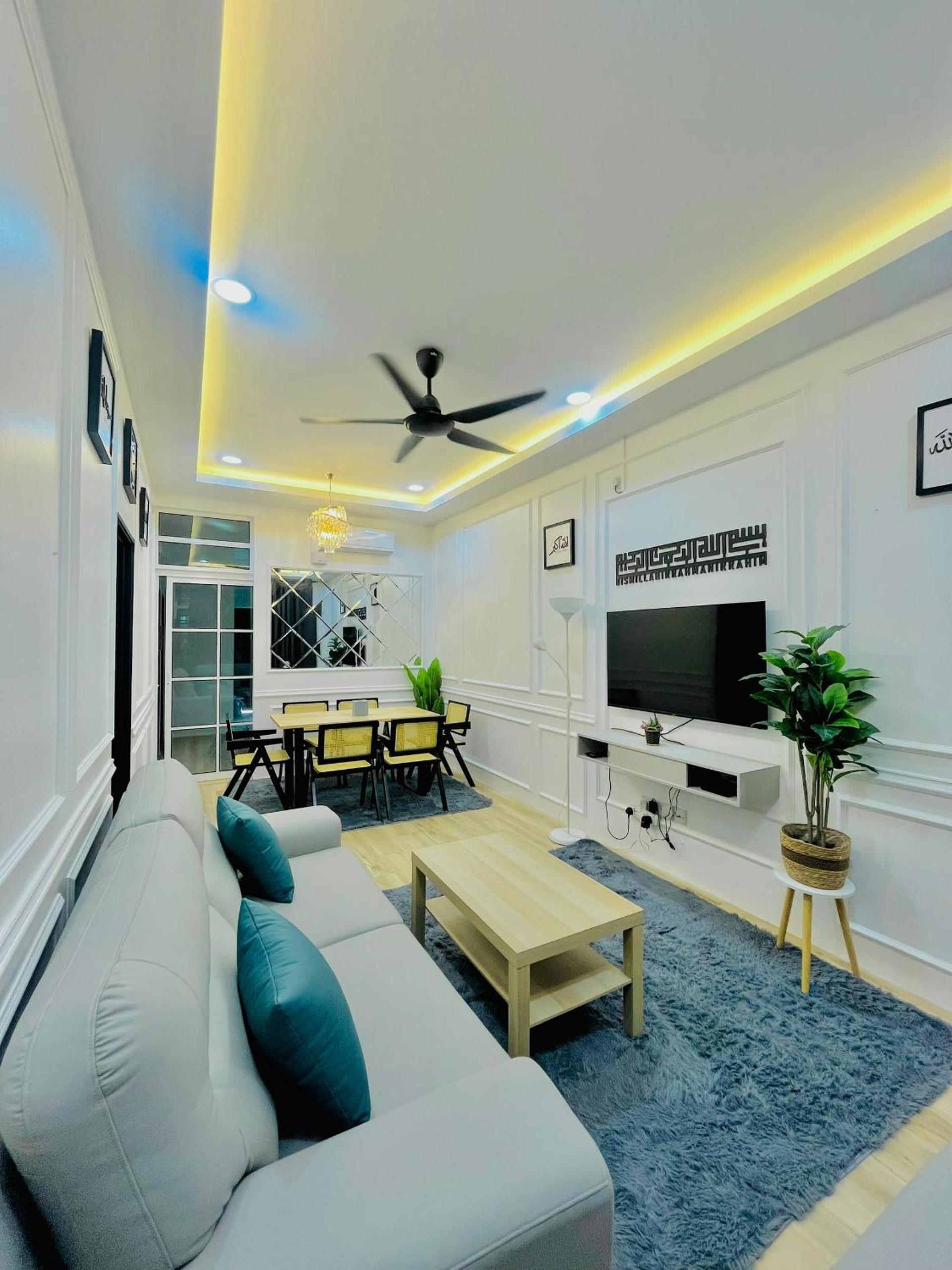 Three-Bedroom House photo 1
