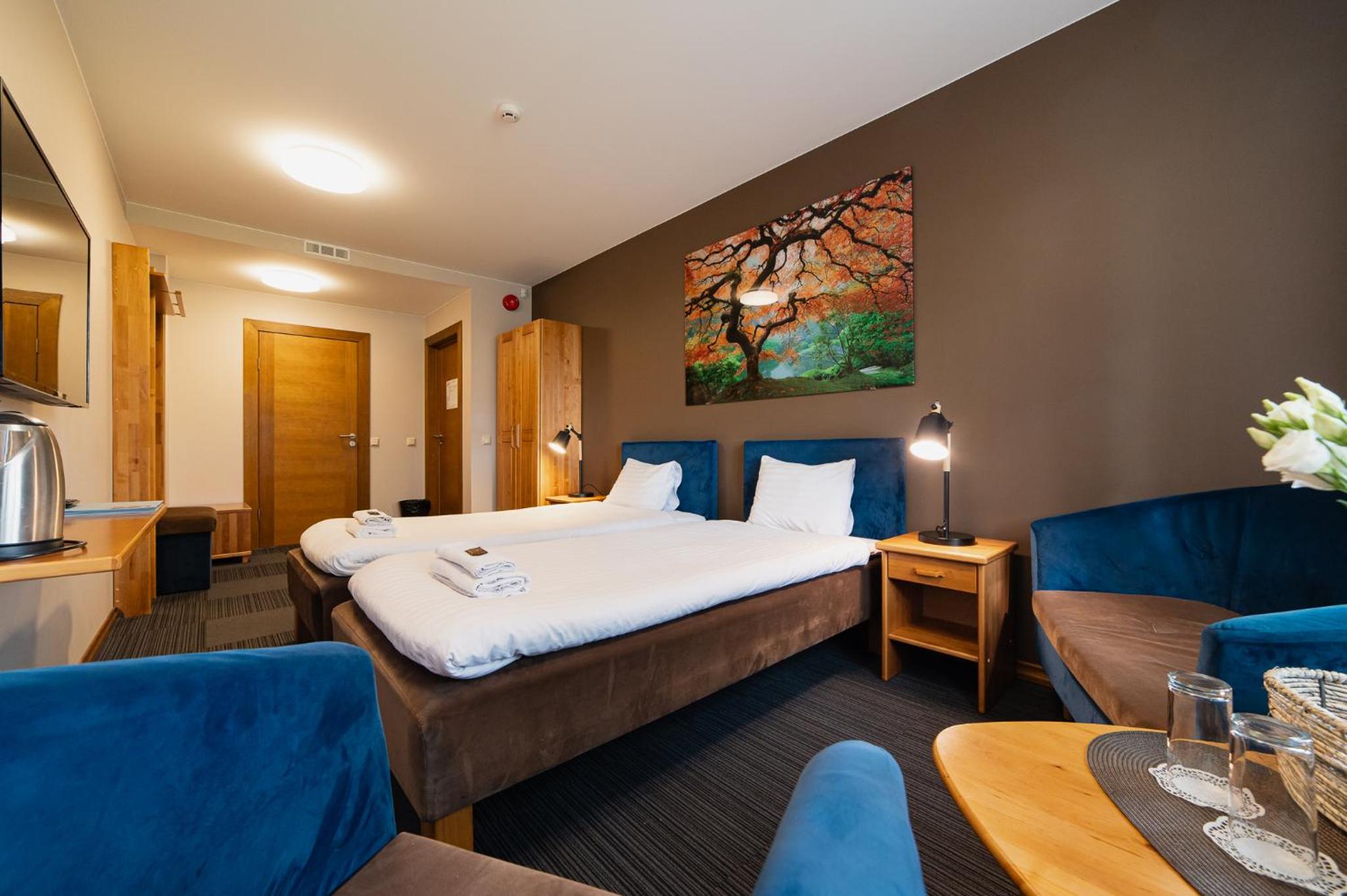 Standard Twin Room - Photo 3