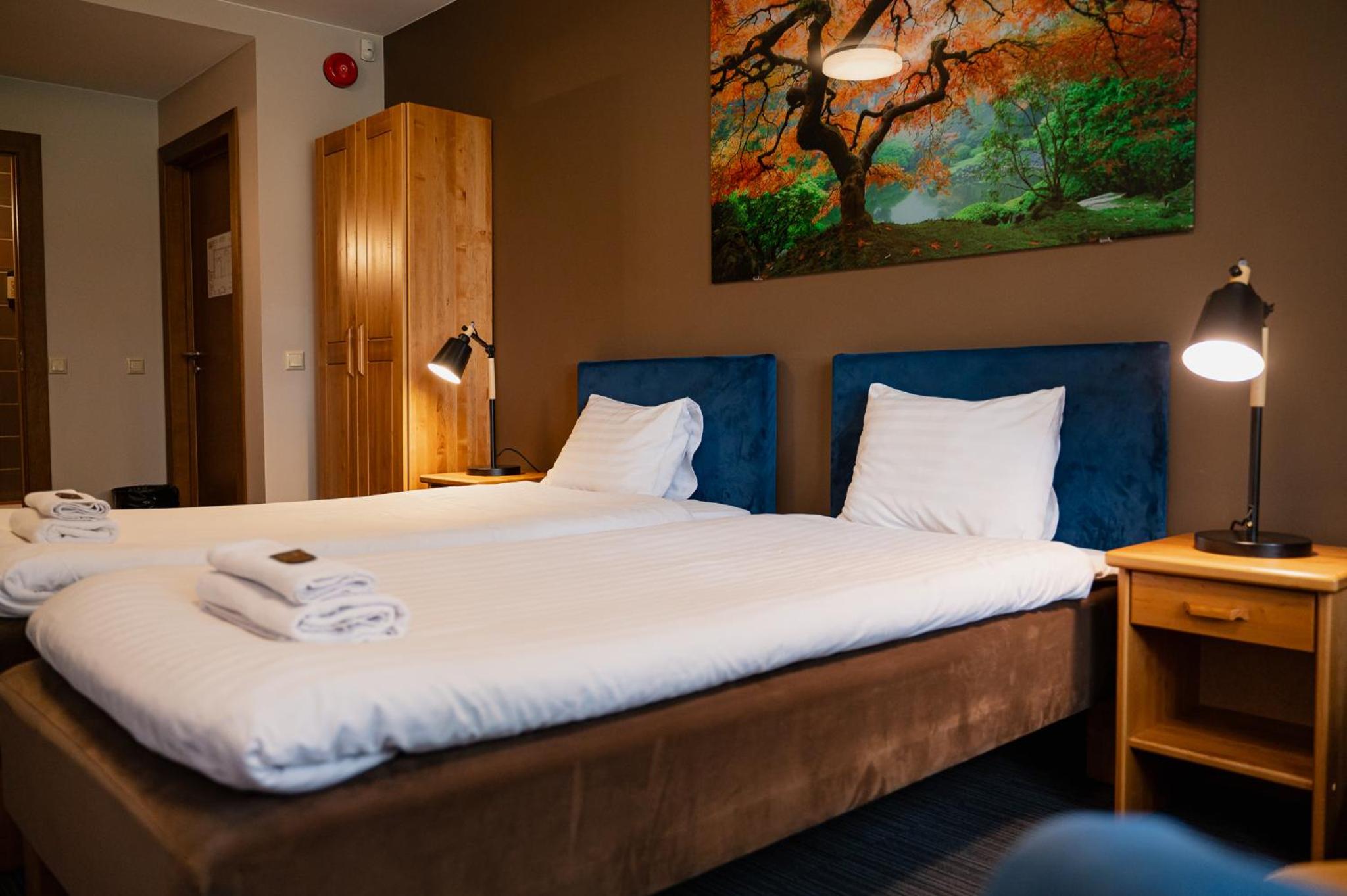 Standard Twin Room - Photo 8