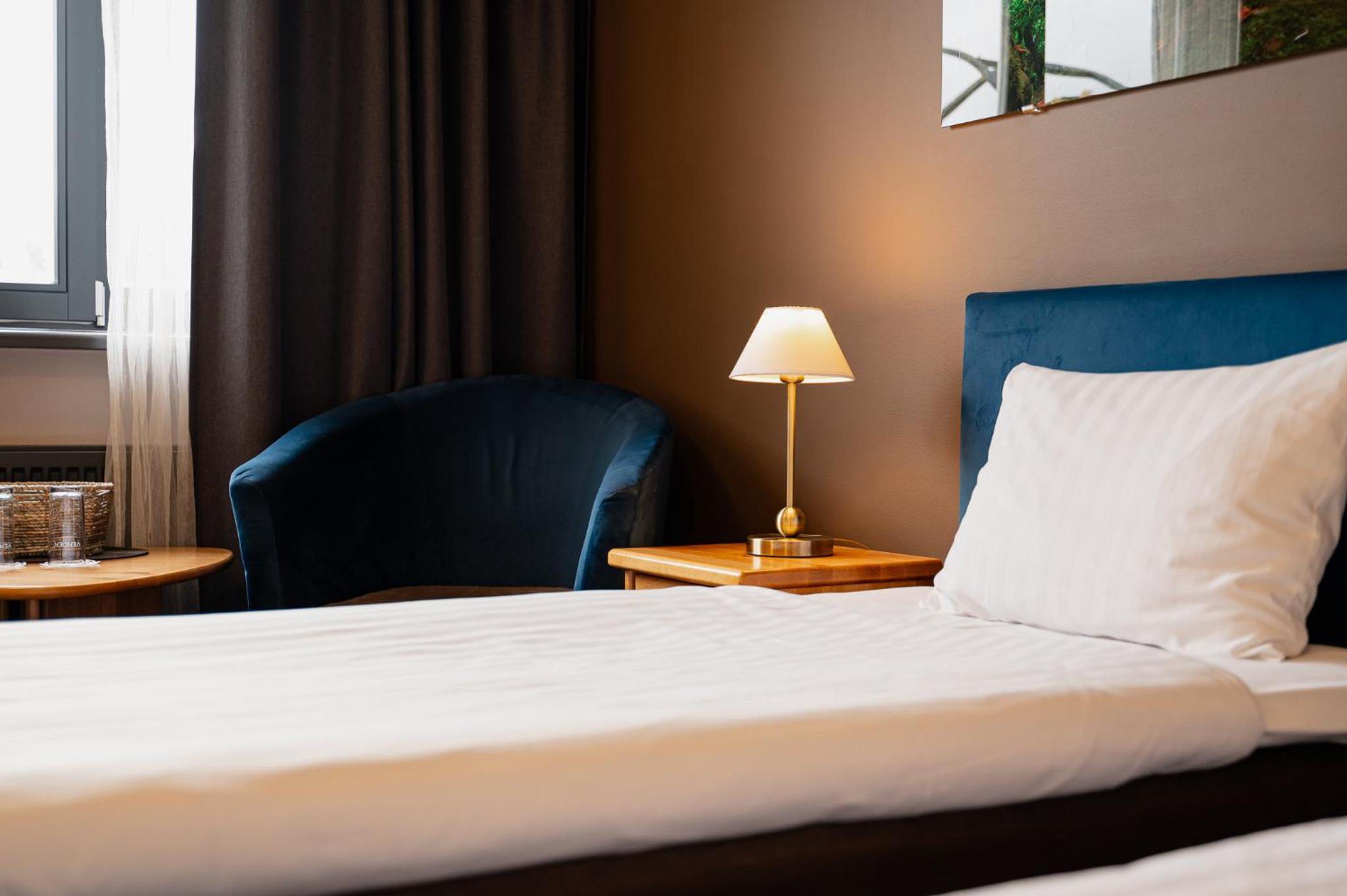 Standard Twin Room - Photo 9