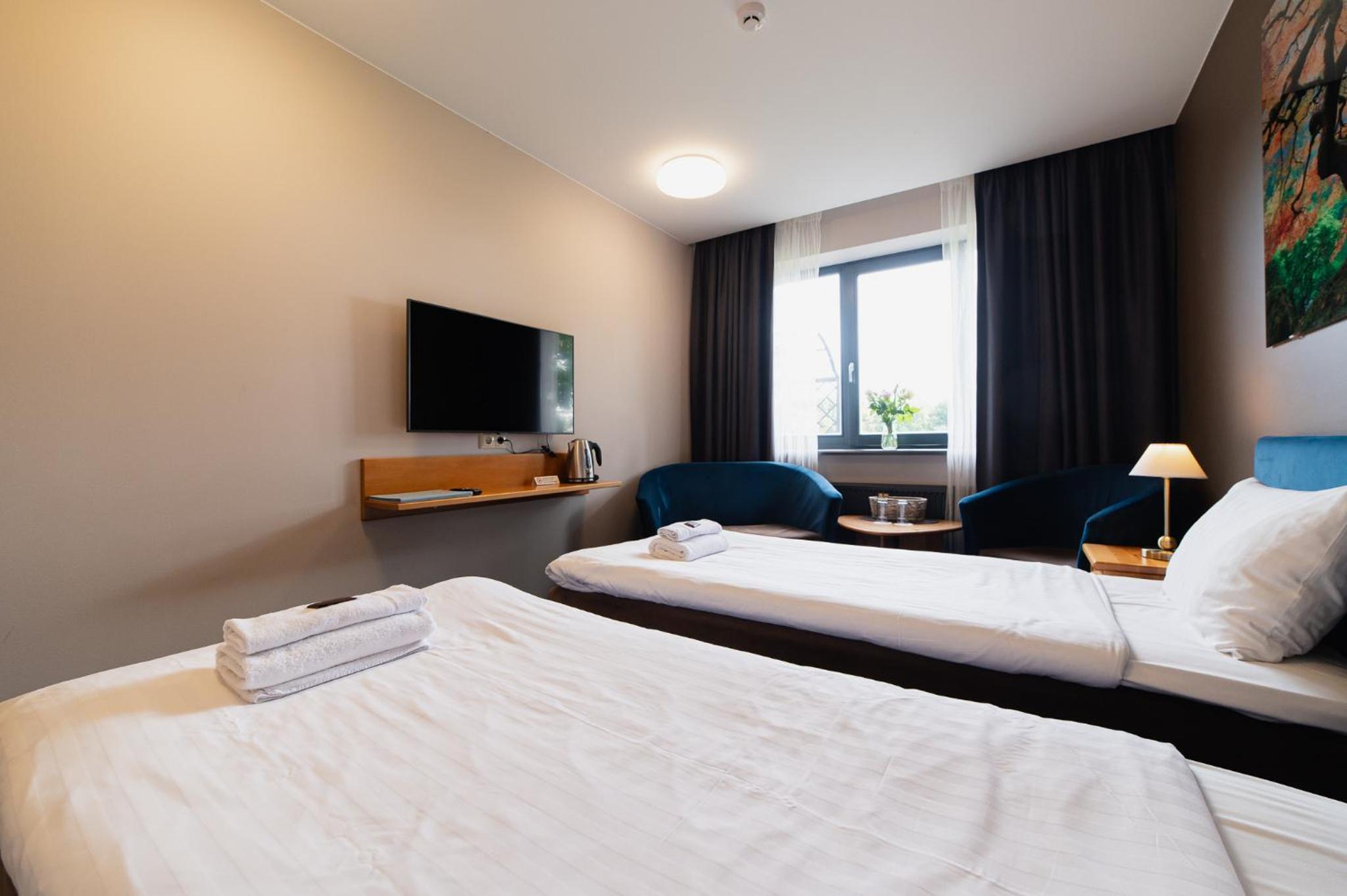 Standard Twin Room - Photo 13