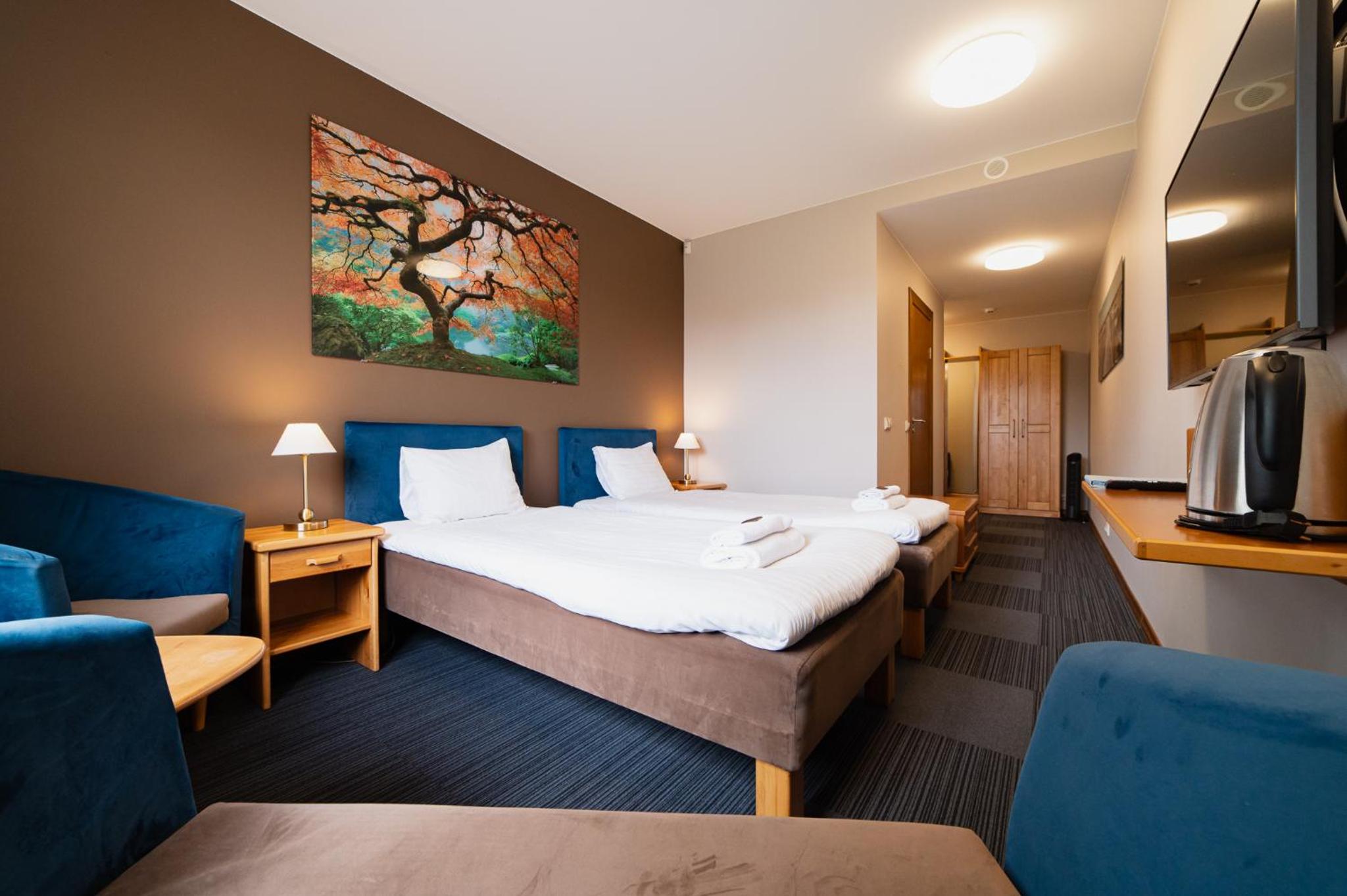 Standard Twin Room - Photo 11